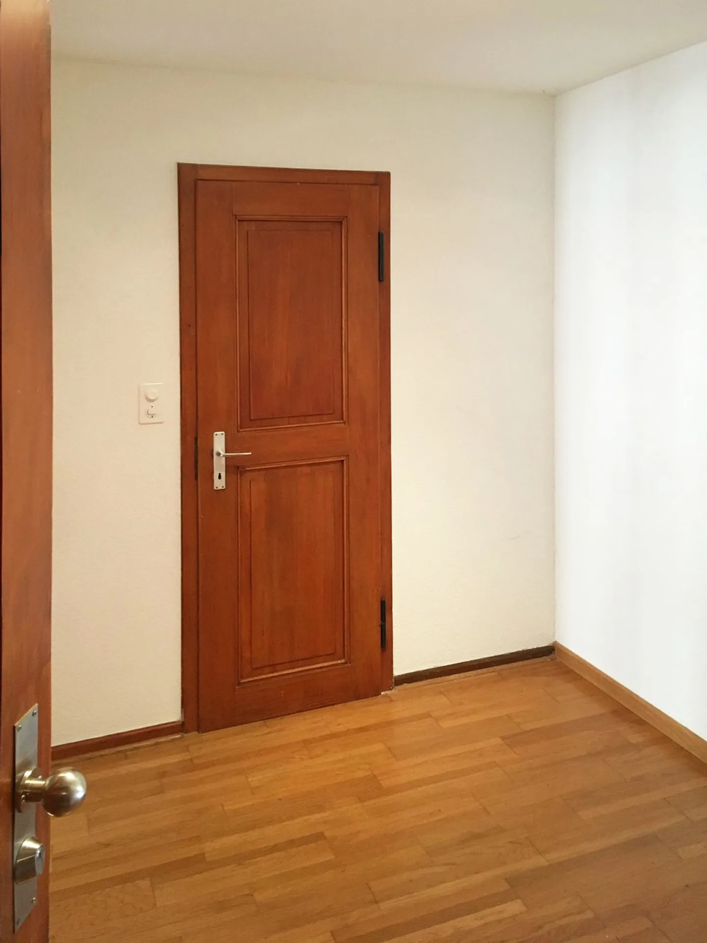 Centrally Located 3-Room Apartment with Balcony and Cellar - Photo 5 of 7