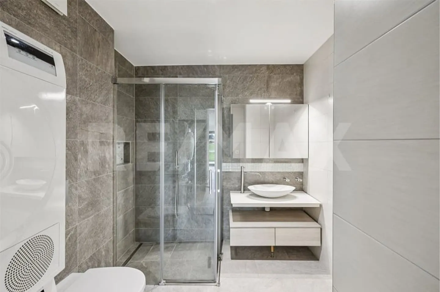 Magnifique appartement 3,5 pièces avec jardin de 400m² à Orsonnens (FR) - Photo 9 sur 12