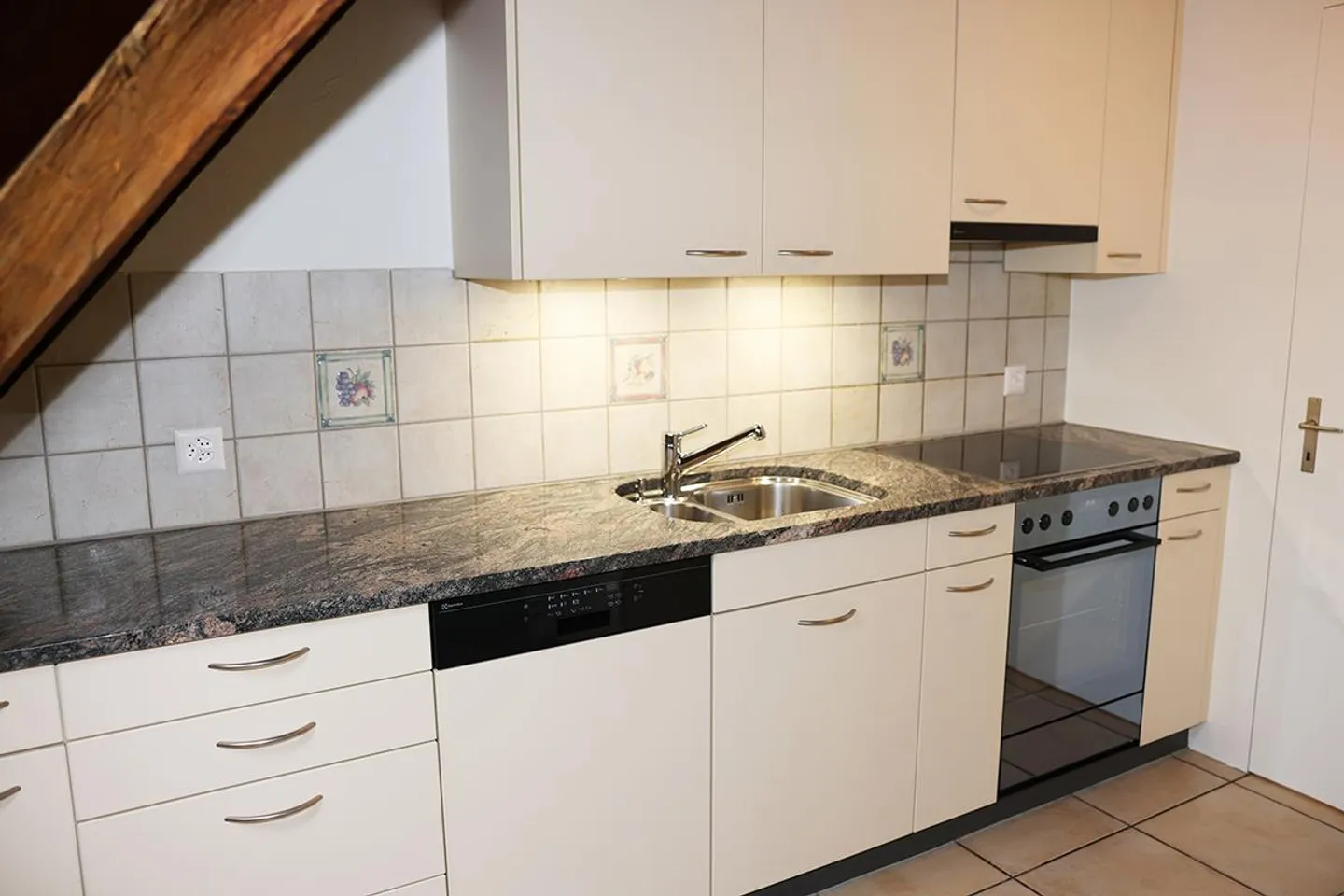 3.5 Room Maisonette Apartment - Photo 4 of 10