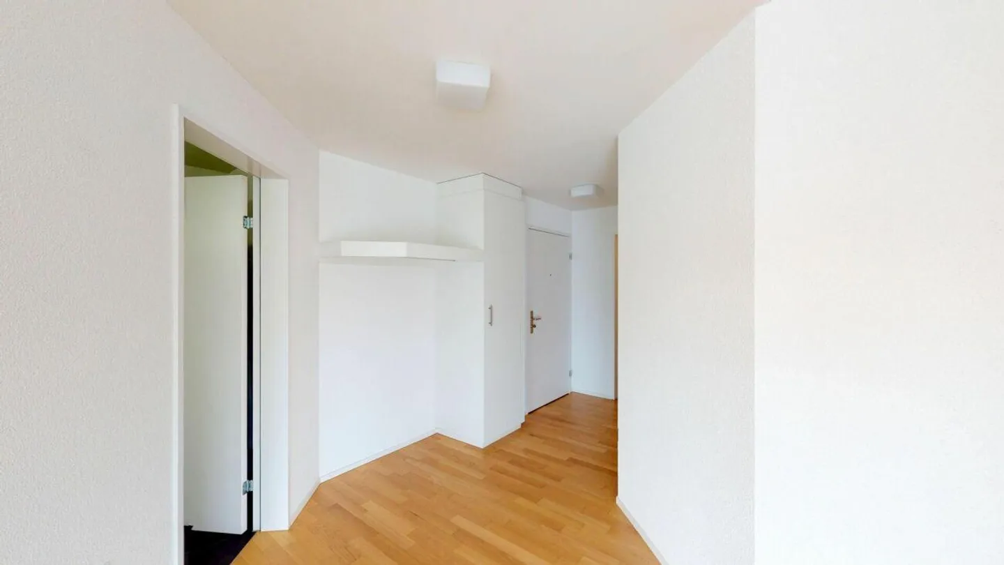 State-of-the-art Attica apartment - Photo 4 of 12