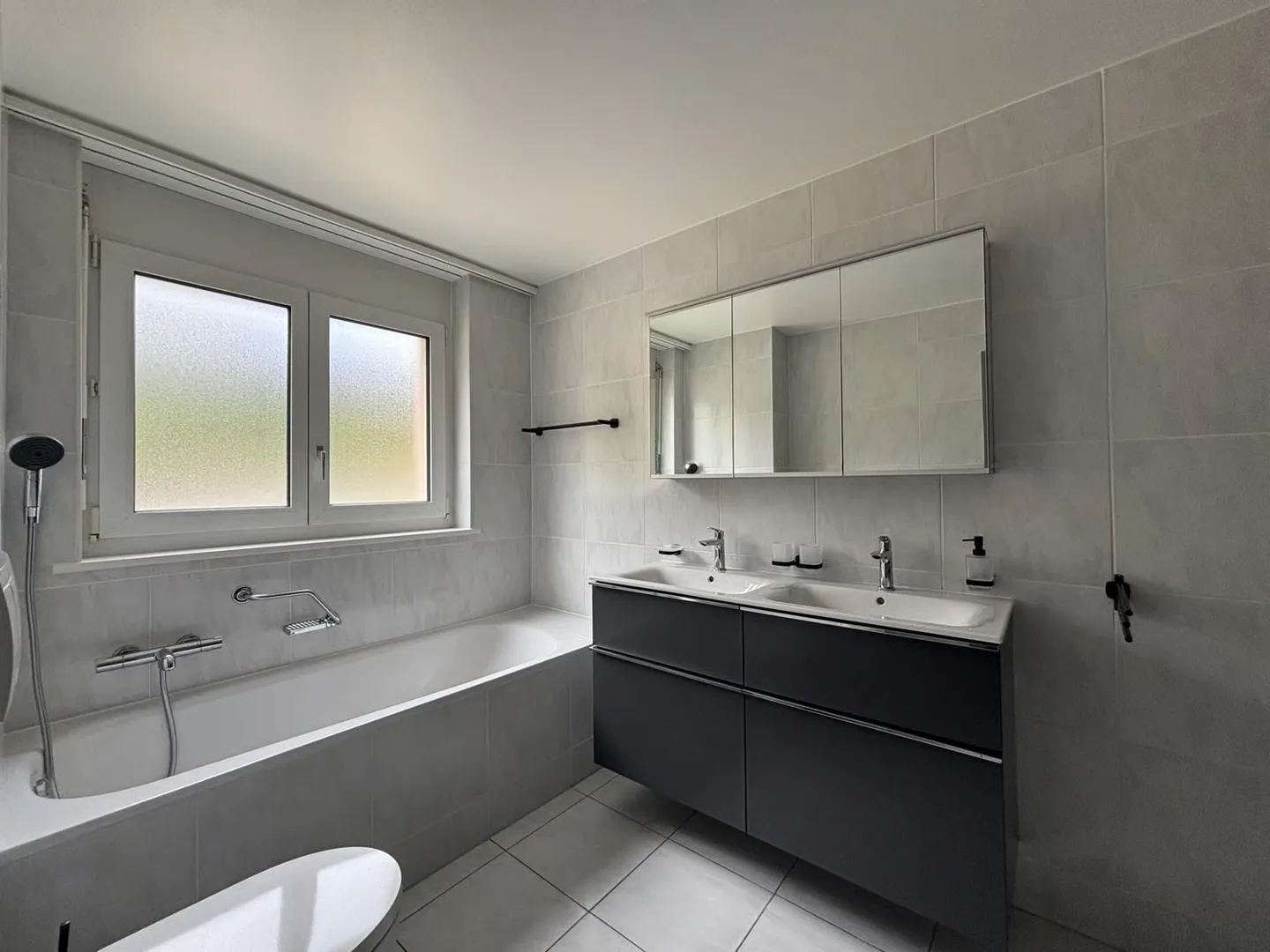 Magnifique appartement de 4,5 pièces rénové à louer à Hauts-Geneveys - Photo 5 sur 10