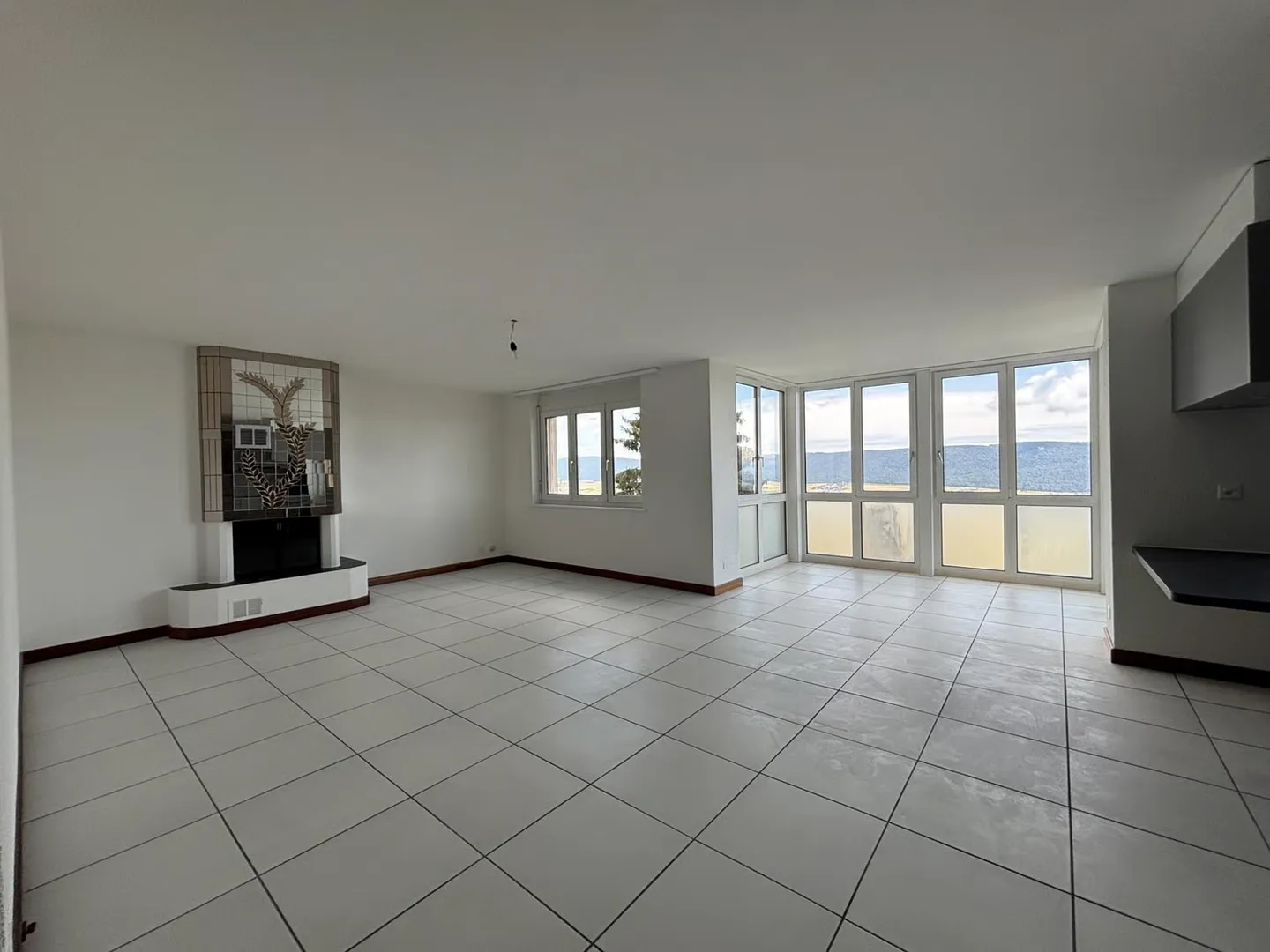 Magnifique appartement de 4,5 pièces rénové à louer à Hauts-Geneveys - Photo 2 sur 10
