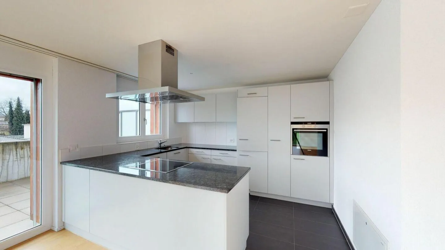 State-of-the-art Attica apartment - Photo 2 of 12