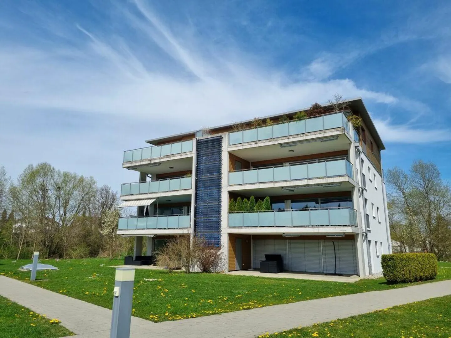 State-of-the-art Attica apartment - Photo 12 of 12