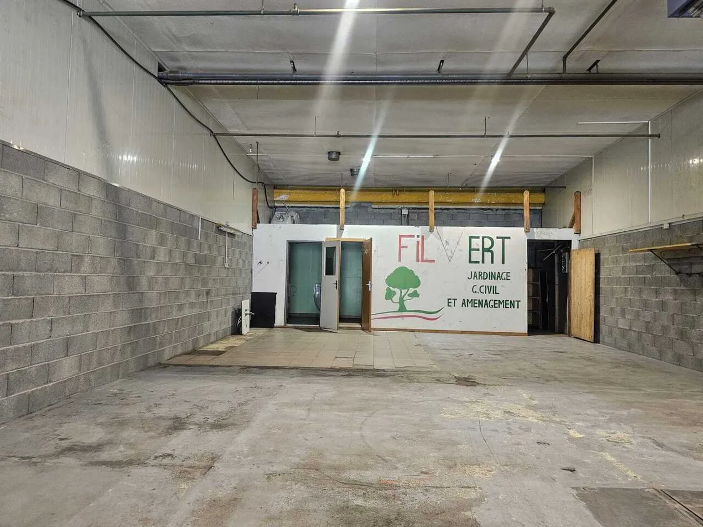 Commercial Space in St-Pierre - Photo 6 of 7