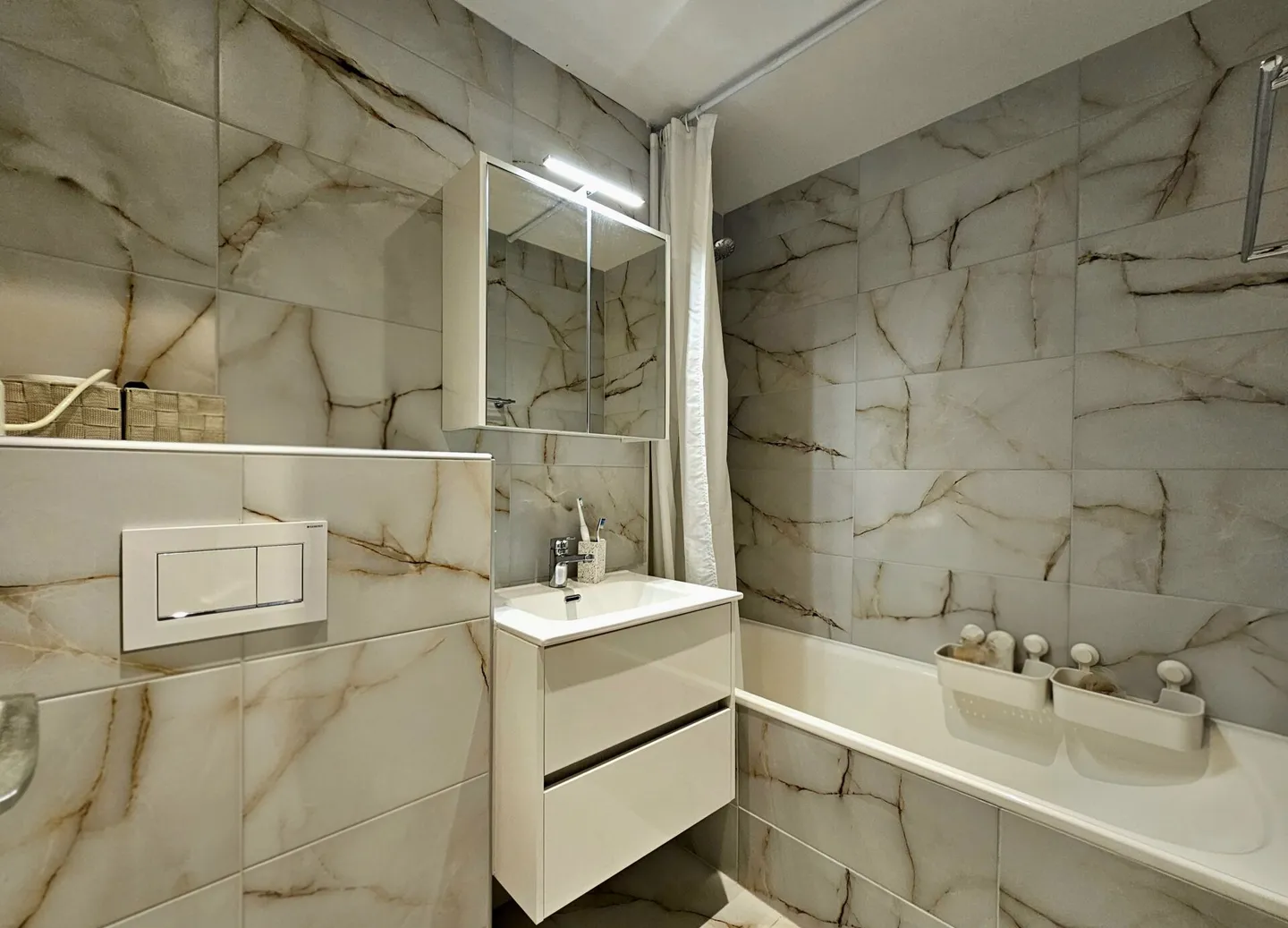 Plaisir de vivre au-dessus des toits de Busswil - avec trois balcons et une terrasse sur le toit - Photo 12 sur 15