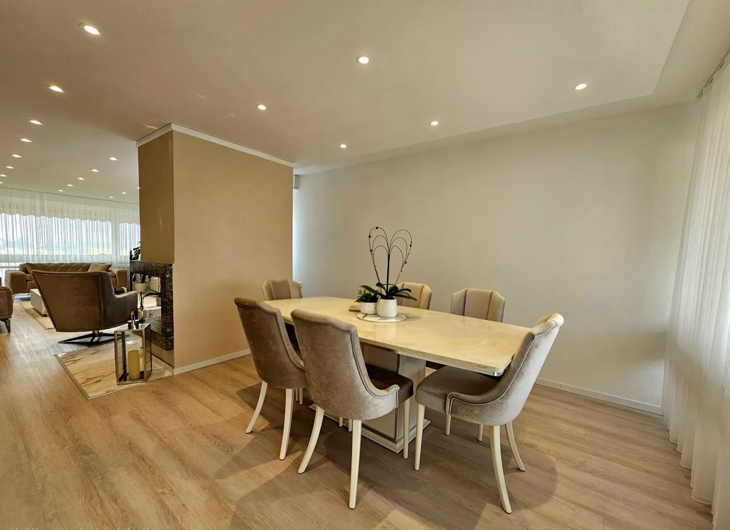 Plaisir de vivre au-dessus des toits de Busswil - avec trois balcons et une terrasse sur le toit - Photo 5 sur 15