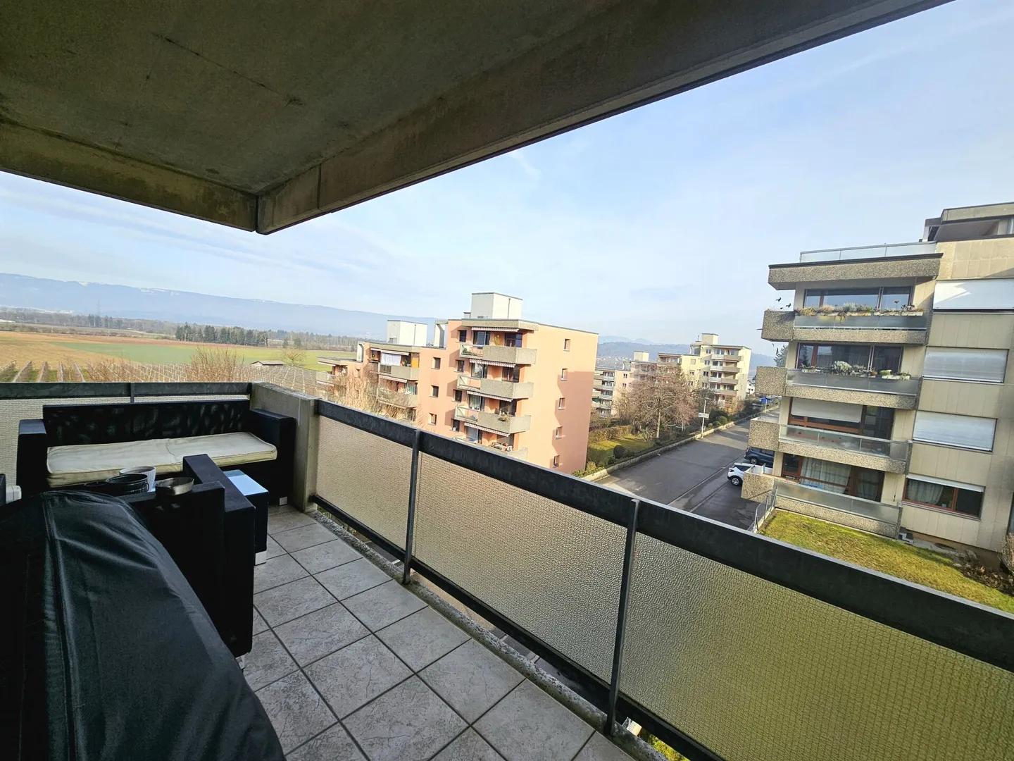 Plaisir de vivre au-dessus des toits de Busswil - avec trois balcons et une terrasse sur le toit - Photo 6 sur 15