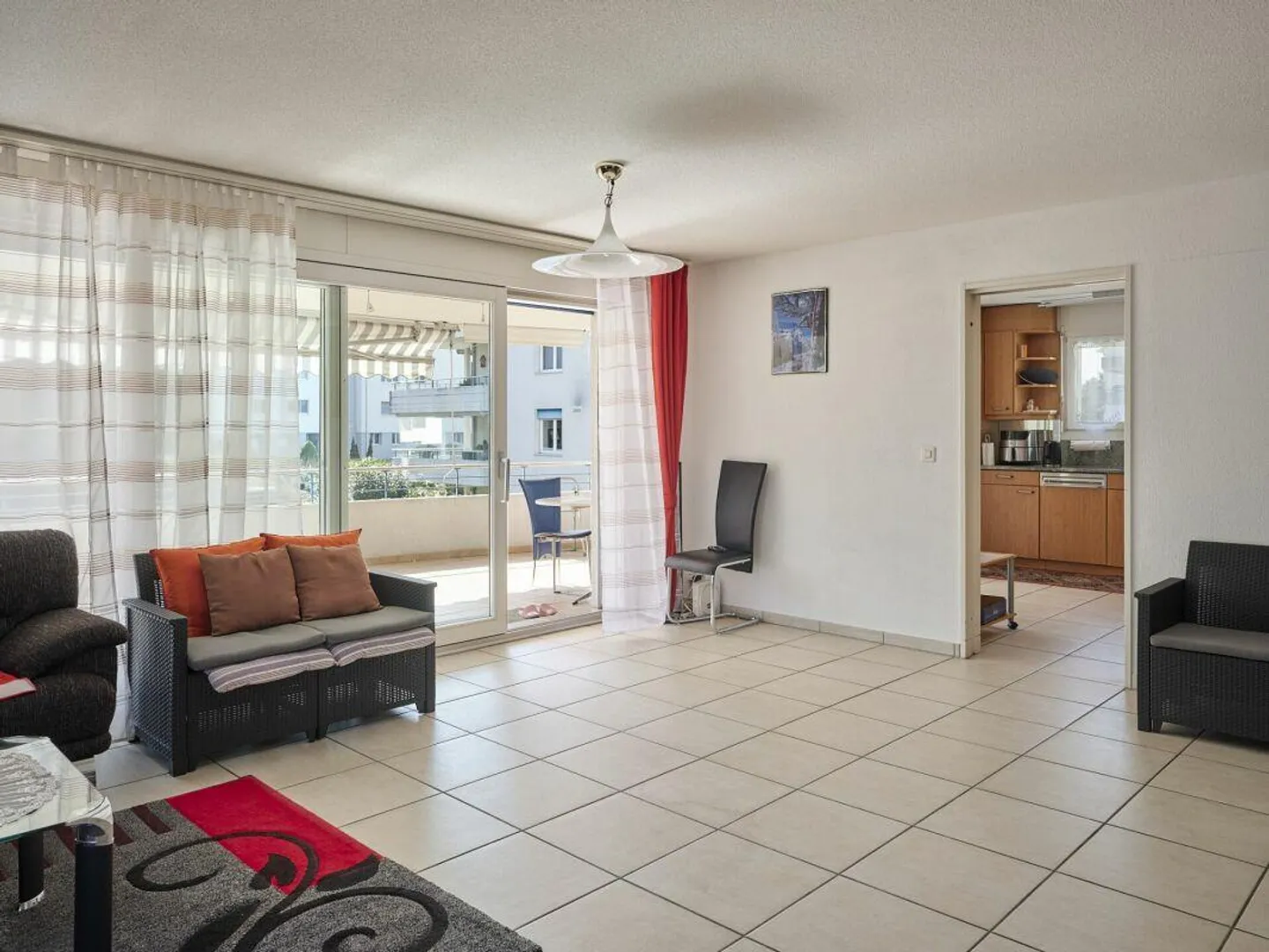 Vivre dans le quartier populaire de Kapf - Photo 2 sur 9