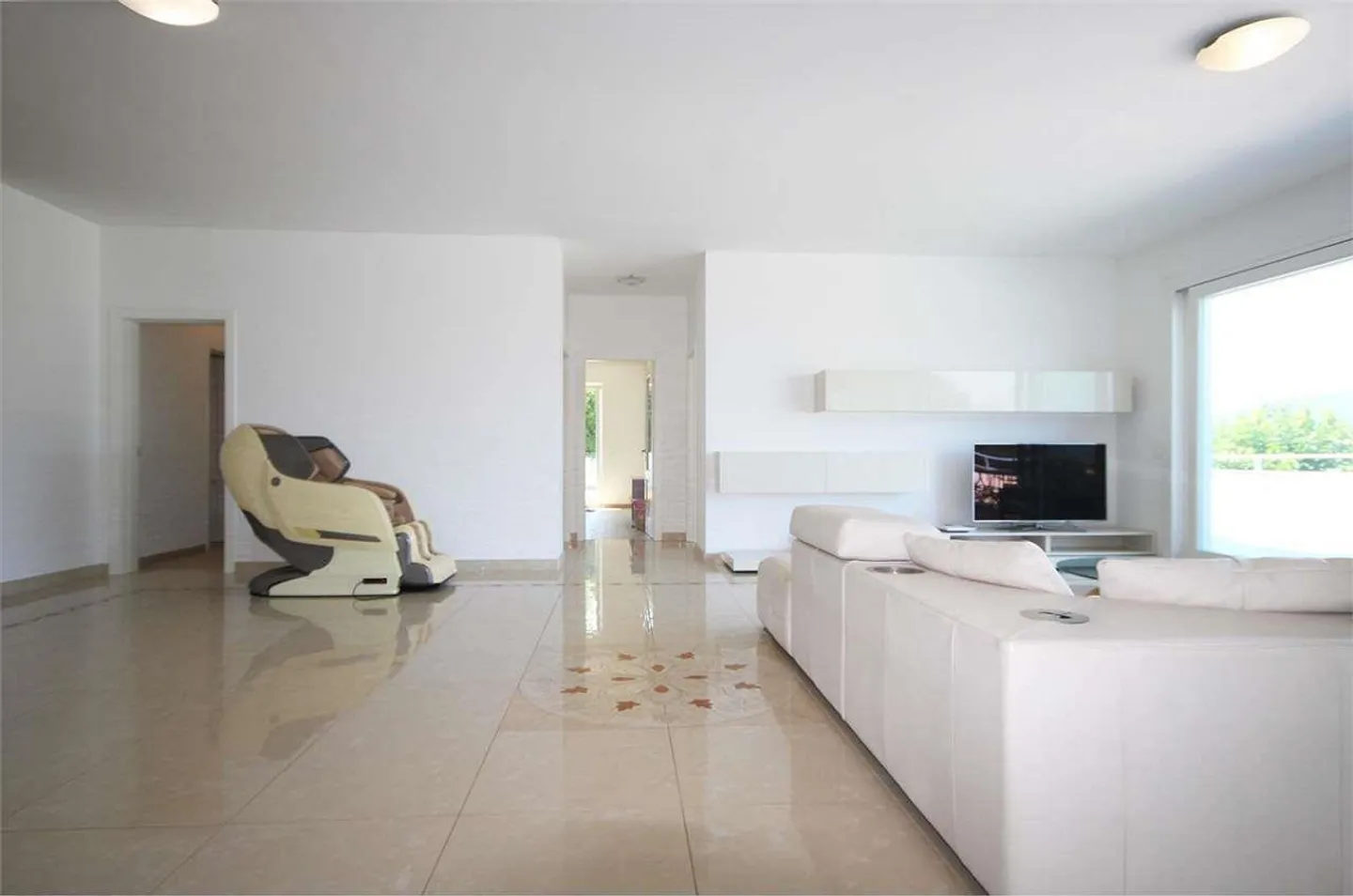 Appartamento prestigioso di 5,5 stanze con giardino - Foto 3 di 12