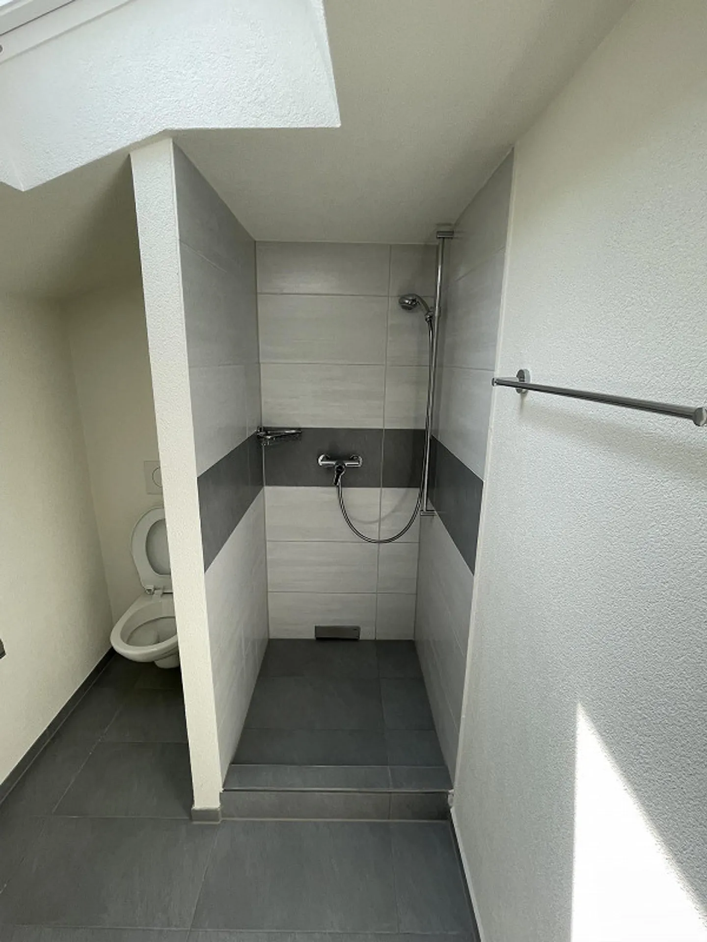 Large, renovated 4-room maisonette apartment in Bubendorf - Photo 4 of 10