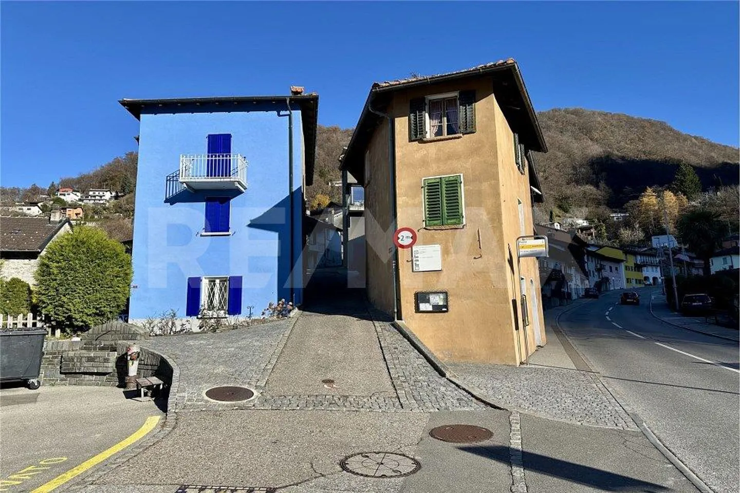 Tessiner Haus mit Gewerbefläche und Renovierungspotenzial - Foto 3 von 13