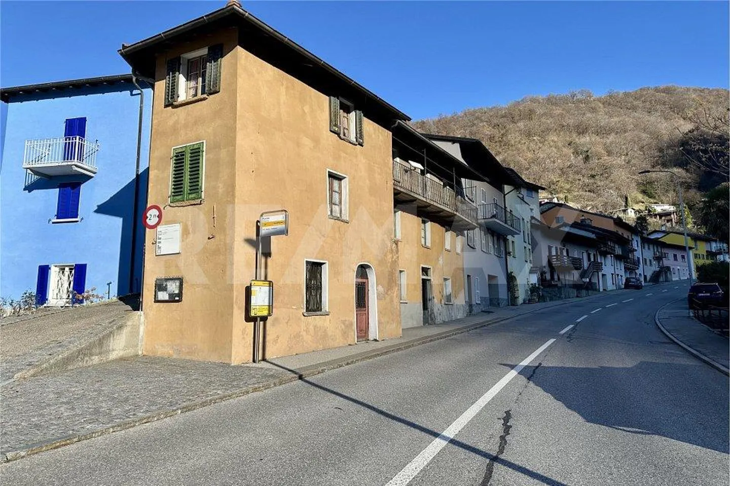 Tessiner Haus mit Gewerbefläche und Renovierungspotenzial - Foto 5 von 13