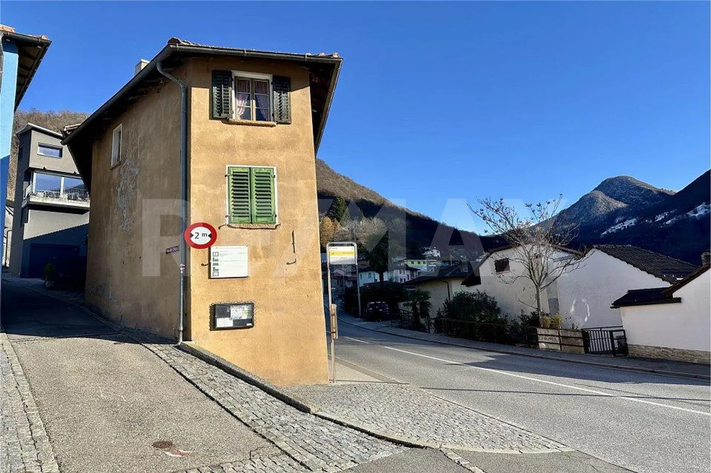 Tessiner Haus mit Gewerbefläche und Renovierungspotenzial - Foto 6 von 13