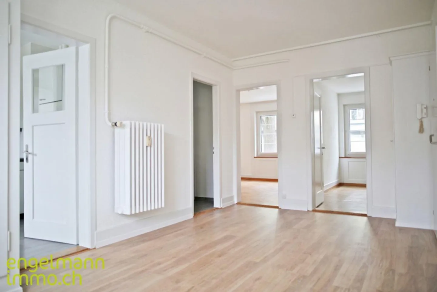 Charmante 2.5-Zimmer-Wohnung mit Balkon und schöner Aussicht in Biel - Photo 1 sur 6