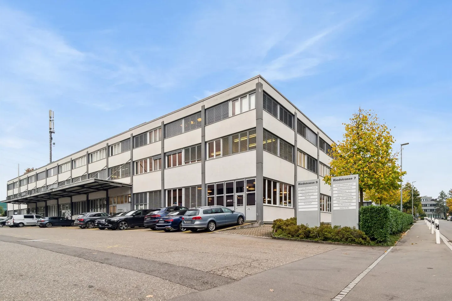 Ideal gelegene Büroflächen in Cham - Mit bestehendem Innenausbau - Foto 1 von 12