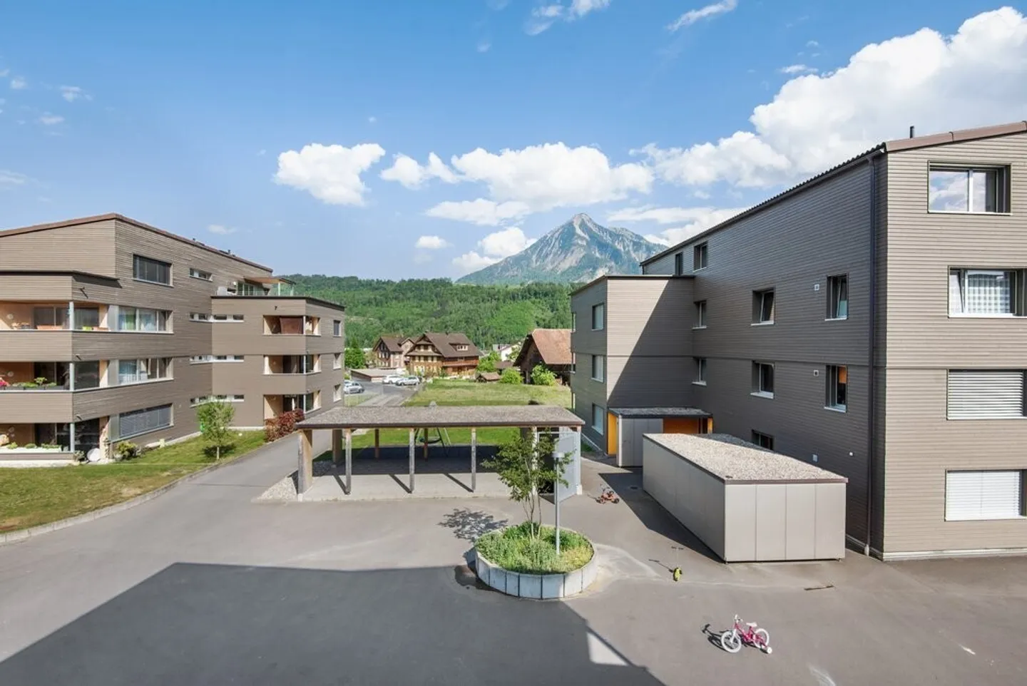 Living between Lake and Mountain Regions of Central Switzerland - Photo 2 of 12