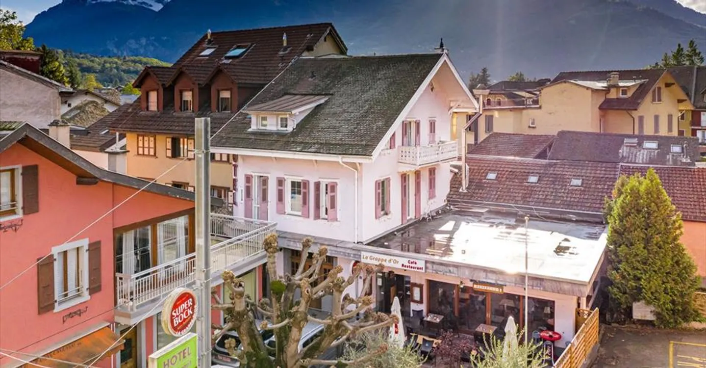 Charmant Immeuble Locatif à Bex - Photo 1 sur 5