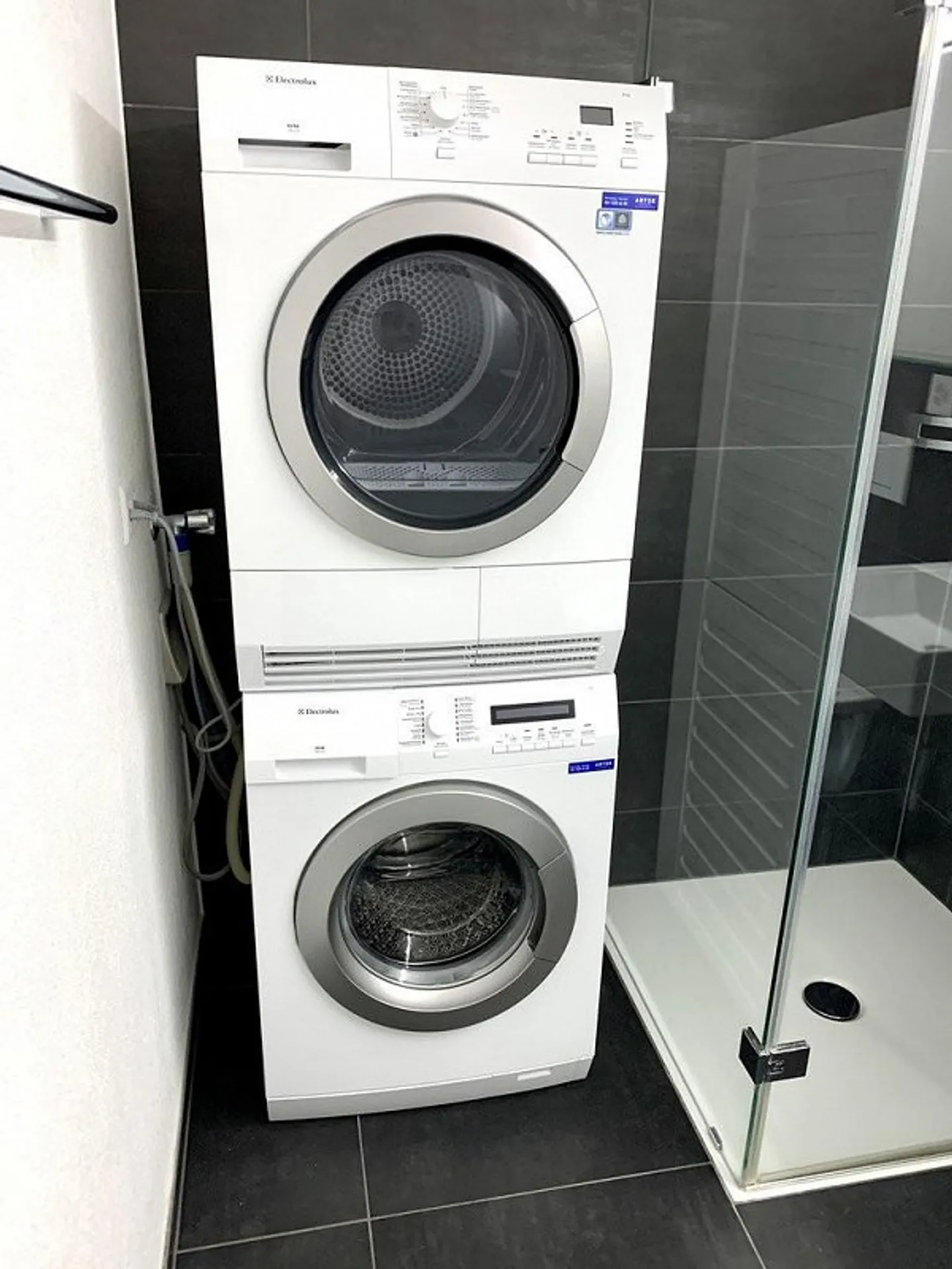 Appartement moderne avec balcon et tour de lavage privé - Photo 5 sur 10