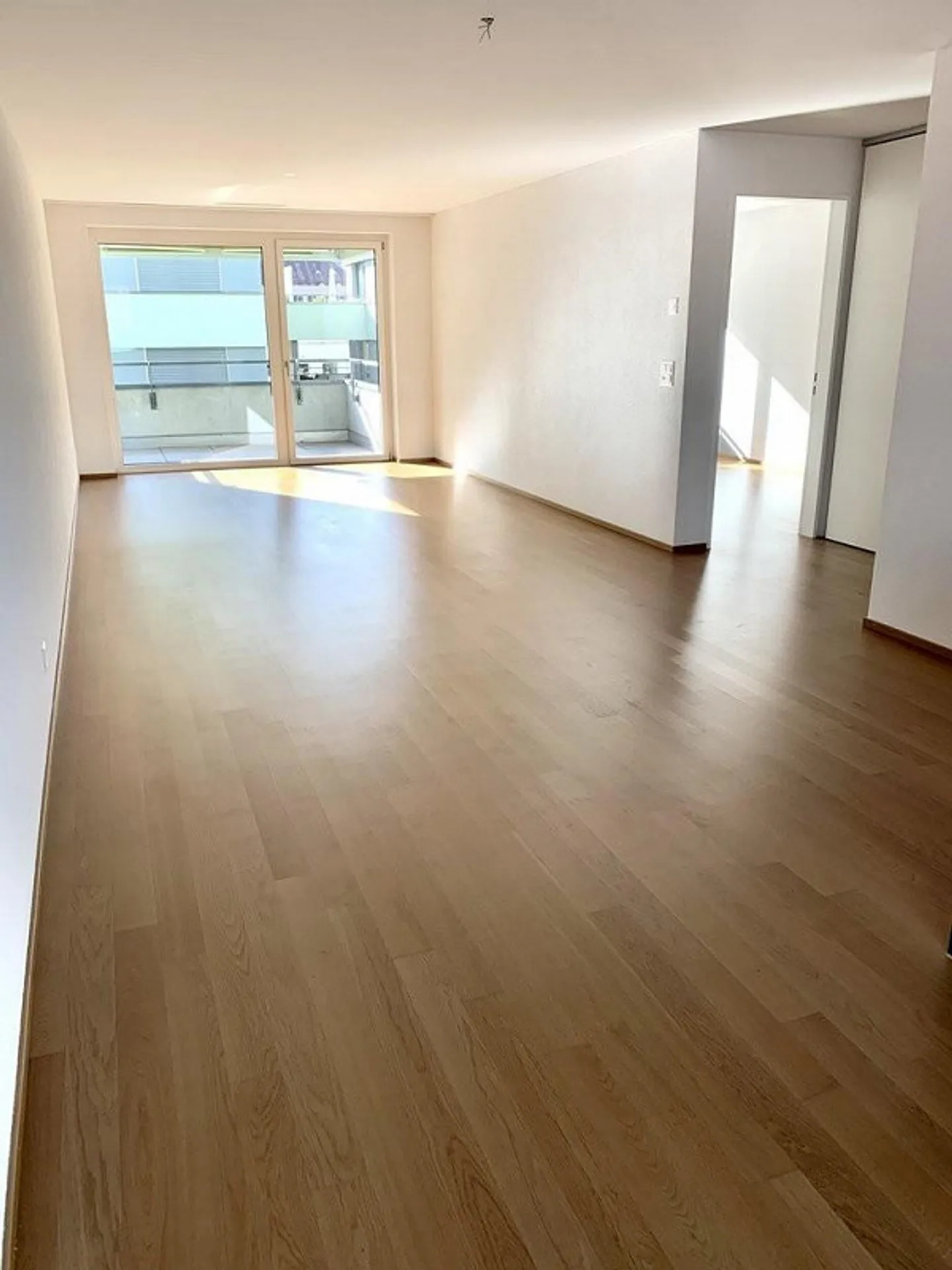 Appartement moderne avec balcon et tour de lavage privé - Photo 6 sur 10