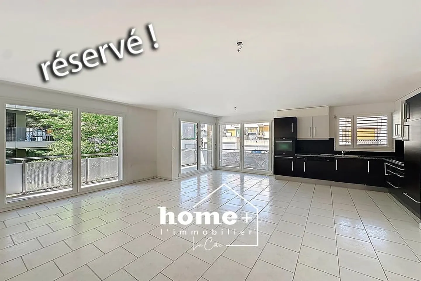 Beautiful bright apartment with large balcony - Photo 3 of 7