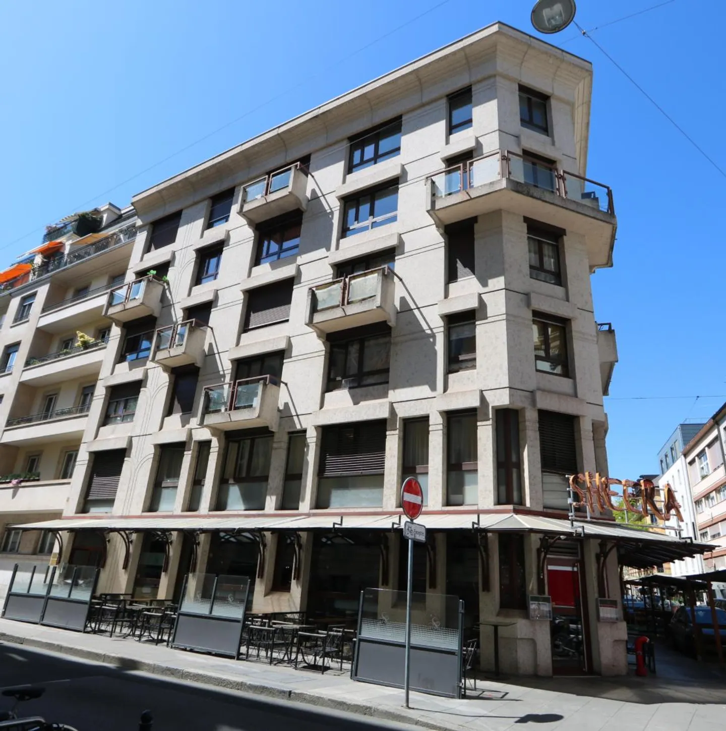 Appartement de 5 pièces à Pâquis avec balcon - Photo 1 sur 1