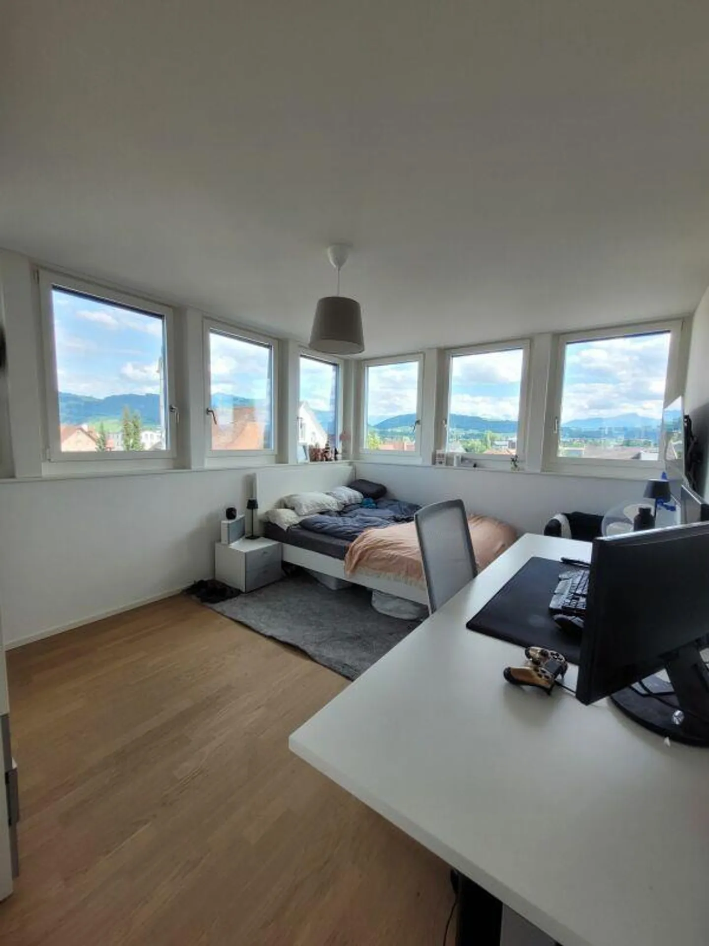 Appartamento duplex luminoso con un ampio layout - Foto 7 di 12