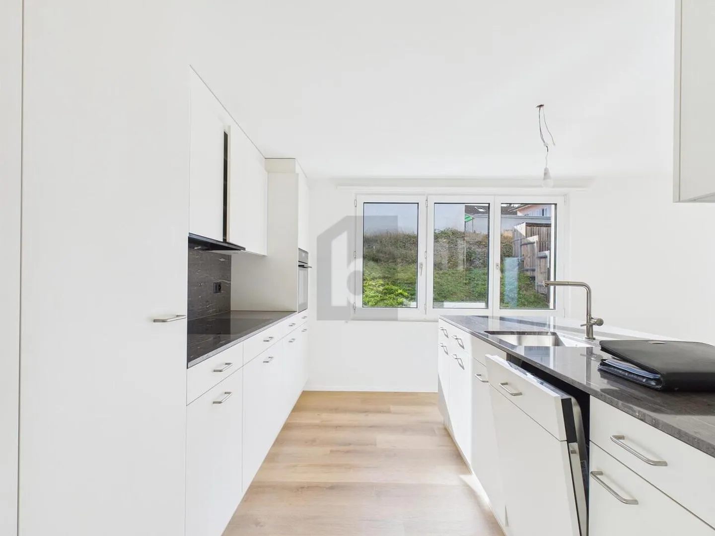 WOHNOASE MIT GARTEN UND OPTIMALER LAGE - Foto 4 von 6