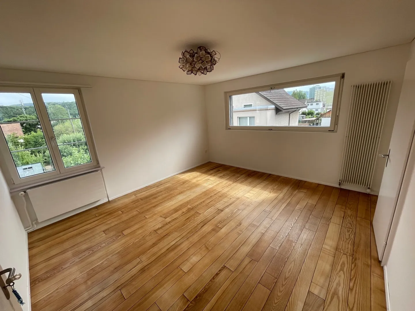 Incantevole casa a schiera di 6,5 stanze con giardino e terrazza sul tetto a Trimbach SO - Foto 2 di 13
