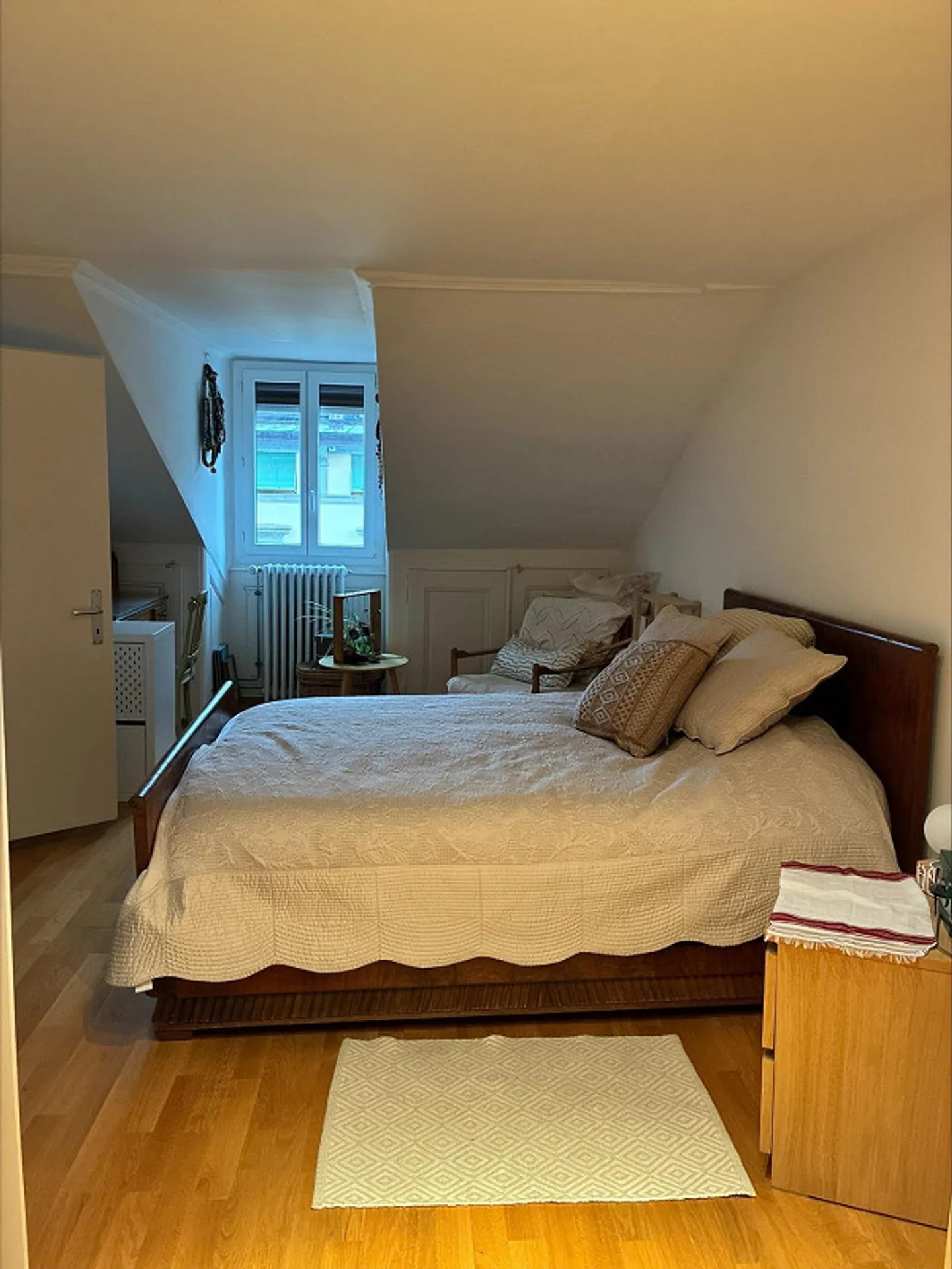 Attic apartment 4 rooms Plainpalais - Photo 6 of 8