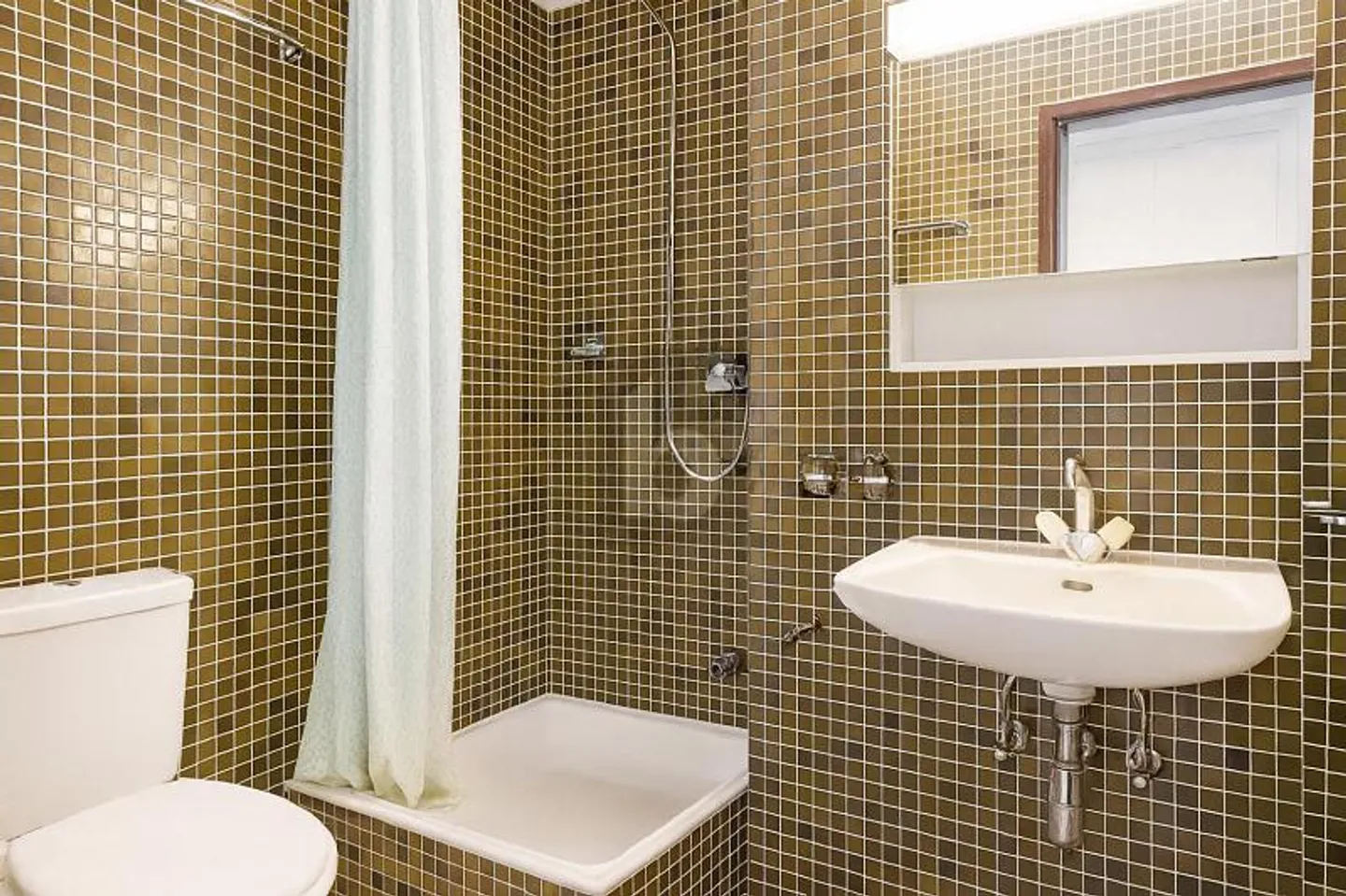 Perfect as a pied-à-terre or for rental purposes - Photo 4 of 6