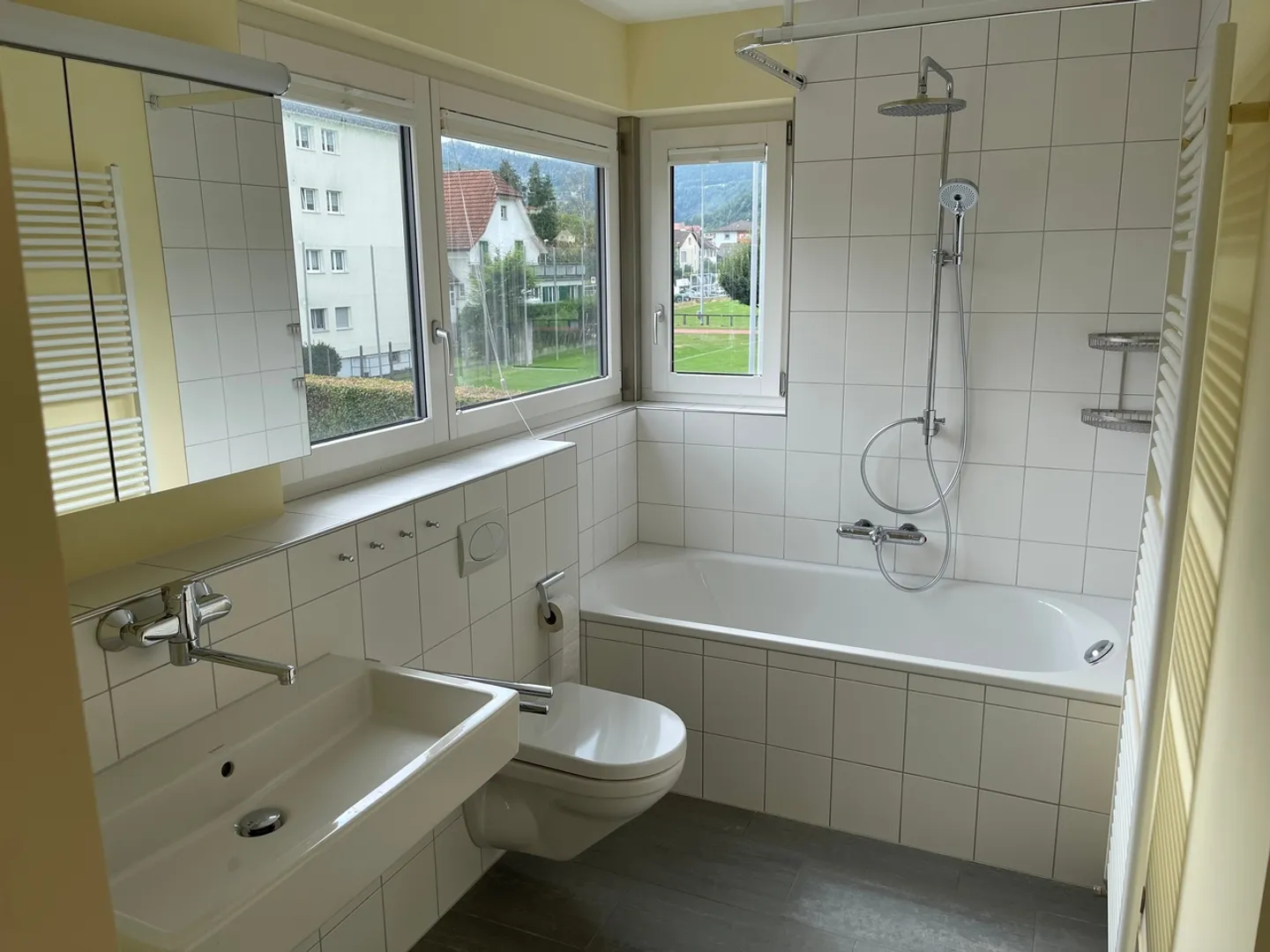 Incantevole casa a schiera di 6,5 stanze con giardino e terrazza sul tetto a Trimbach SO - Foto 9 di 13
