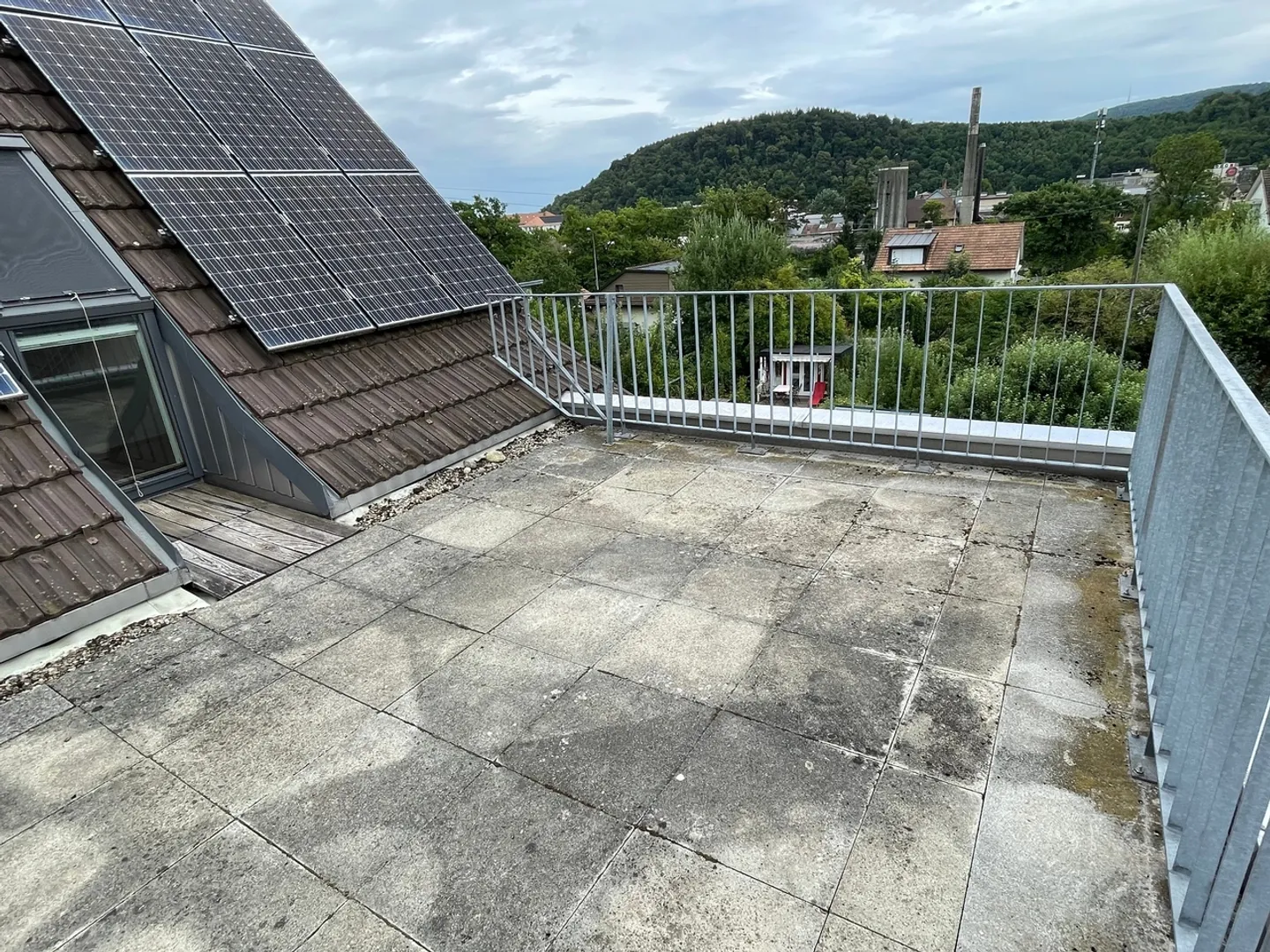 Incantevole casa a schiera di 6,5 stanze con giardino e terrazza sul tetto a Trimbach SO - Foto 11 di 13