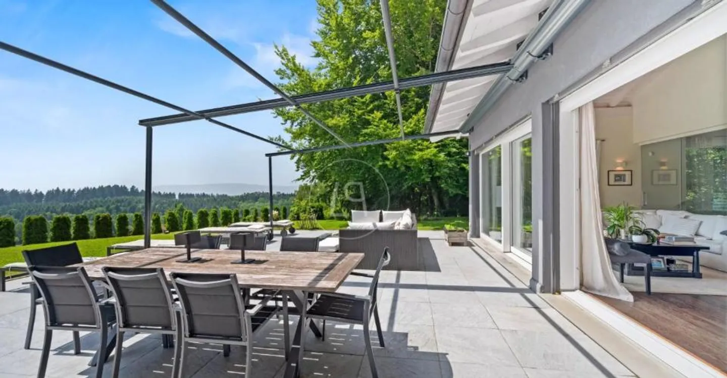 Elegant family property, without nuisance and with a view of the lake. - Photo 7 of 9