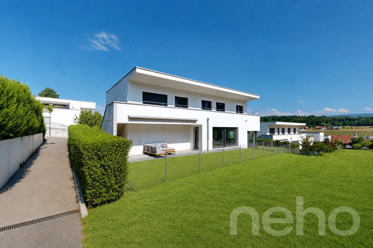 Single house for sale - Photo 1 of 12