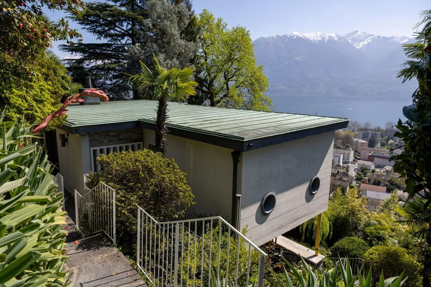 Villetta in stile Bauhaus in posizione incantevole - Foto 4 di 11