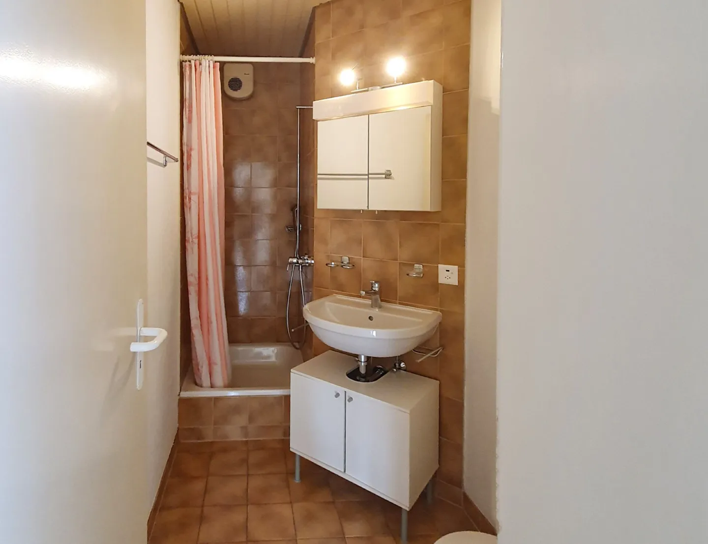 Edificio residenziale in affitto - Foto 11 di 13