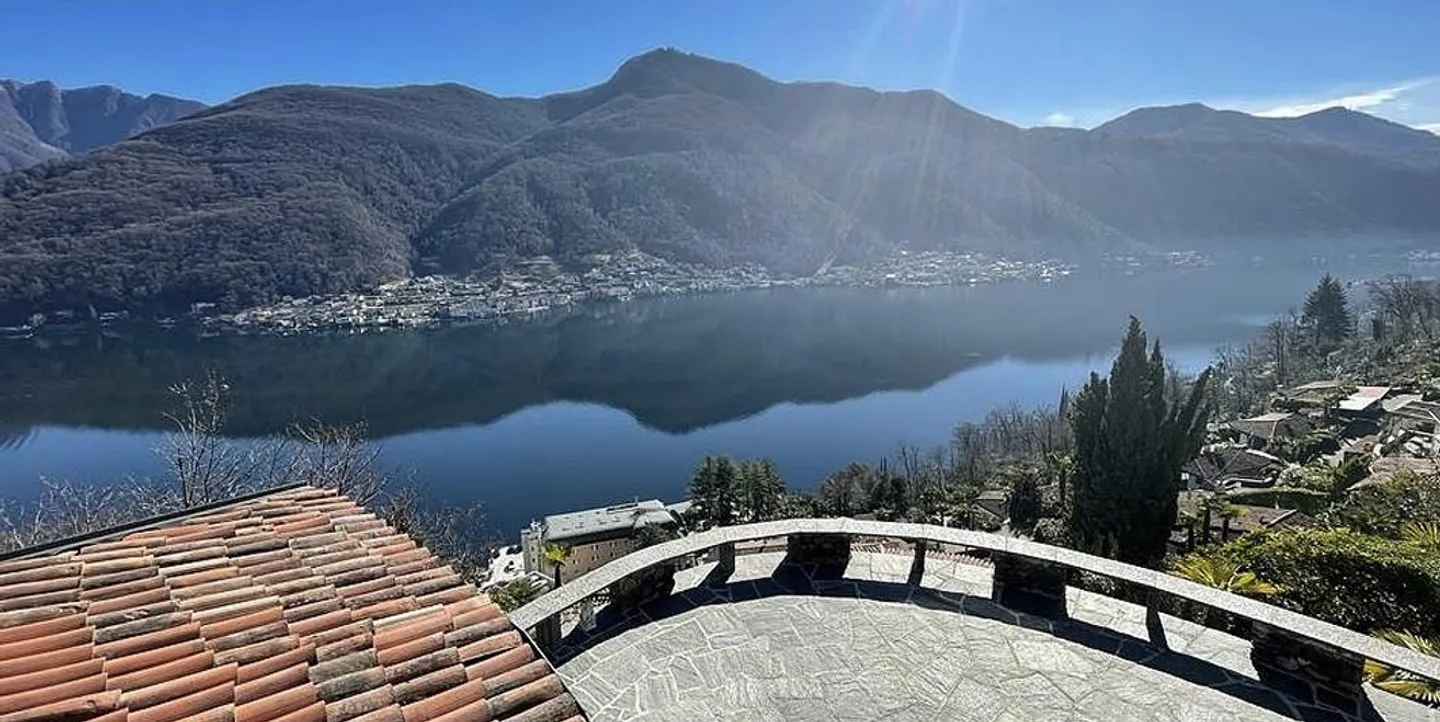 STUPENDA VILLA A MORCOTE - ID 23517 - Foto 1 di 12