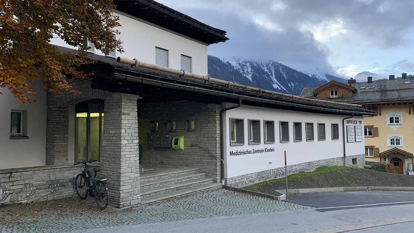 Office space in a representative office 10 - in the center of Klosters - Photo 2 of 11