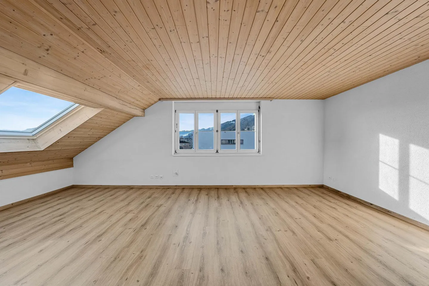 4.5-Room Apartment - Photo 4 of 11