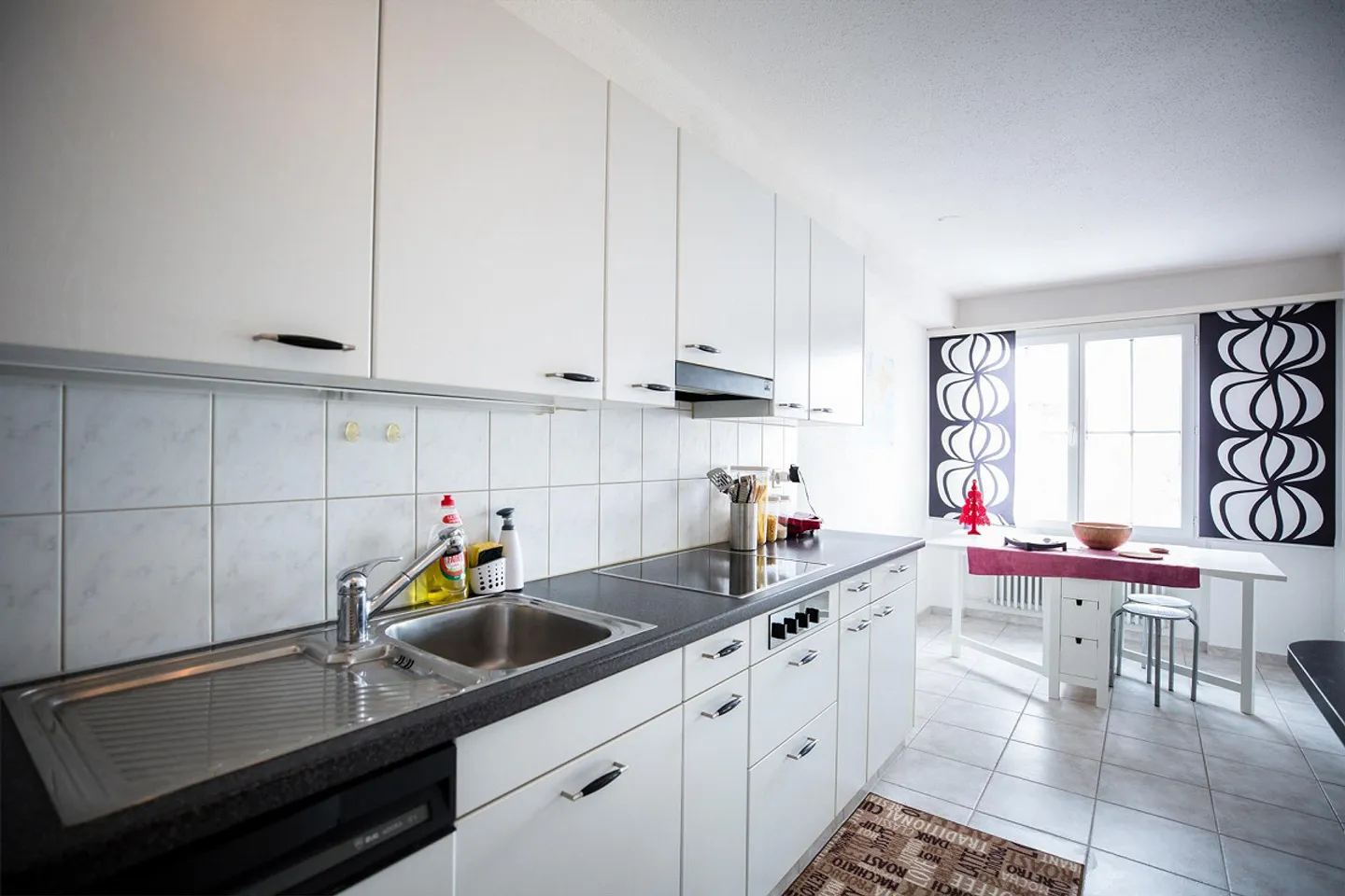 Appartement lumineux et spacieux de 4,5 pièces dans un endroit calme - Photo 5 sur 9