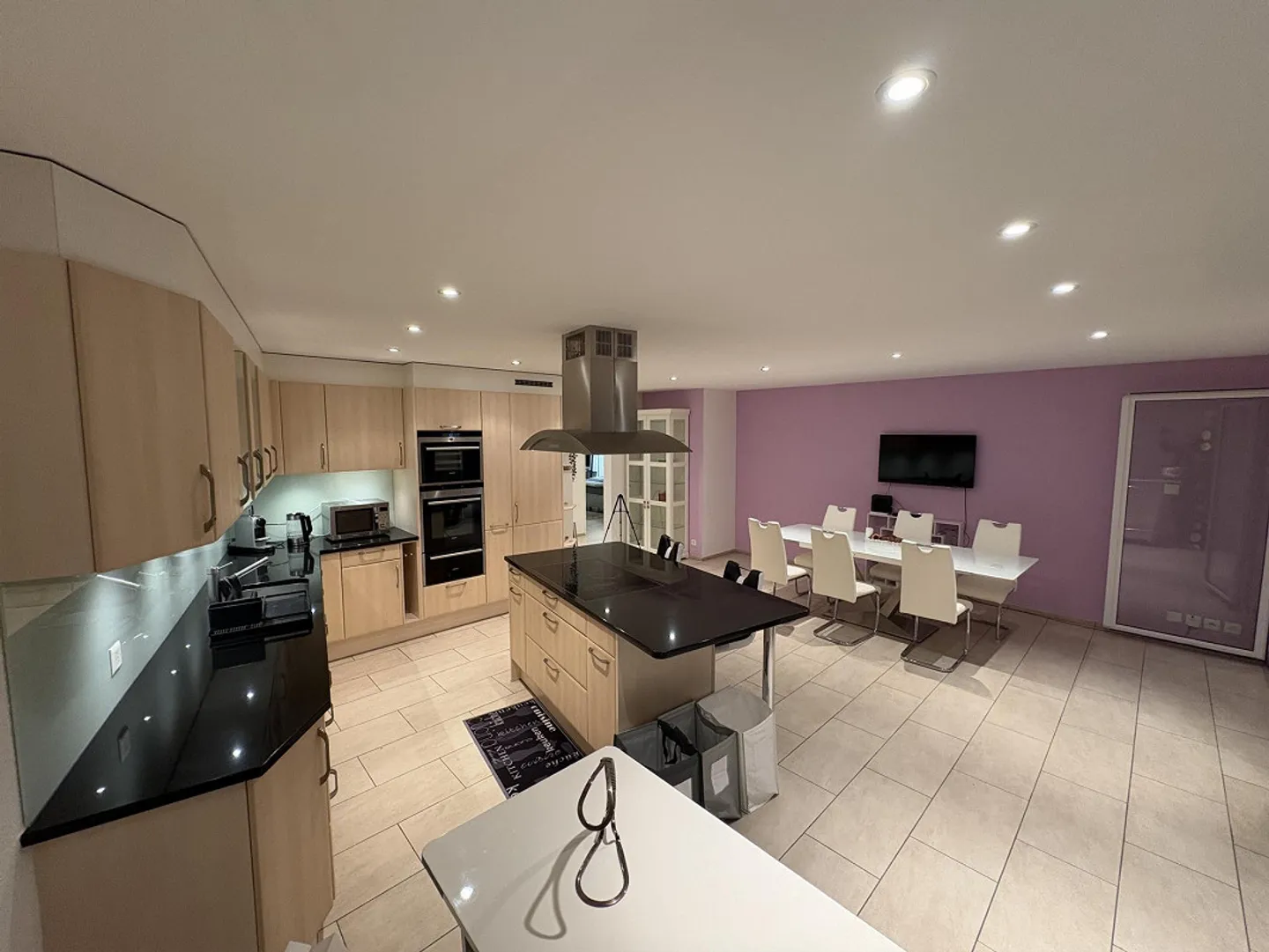 🏡 Appartement meublé de 4,5 pièces à louer à Binningen - Photo 1 sur 13