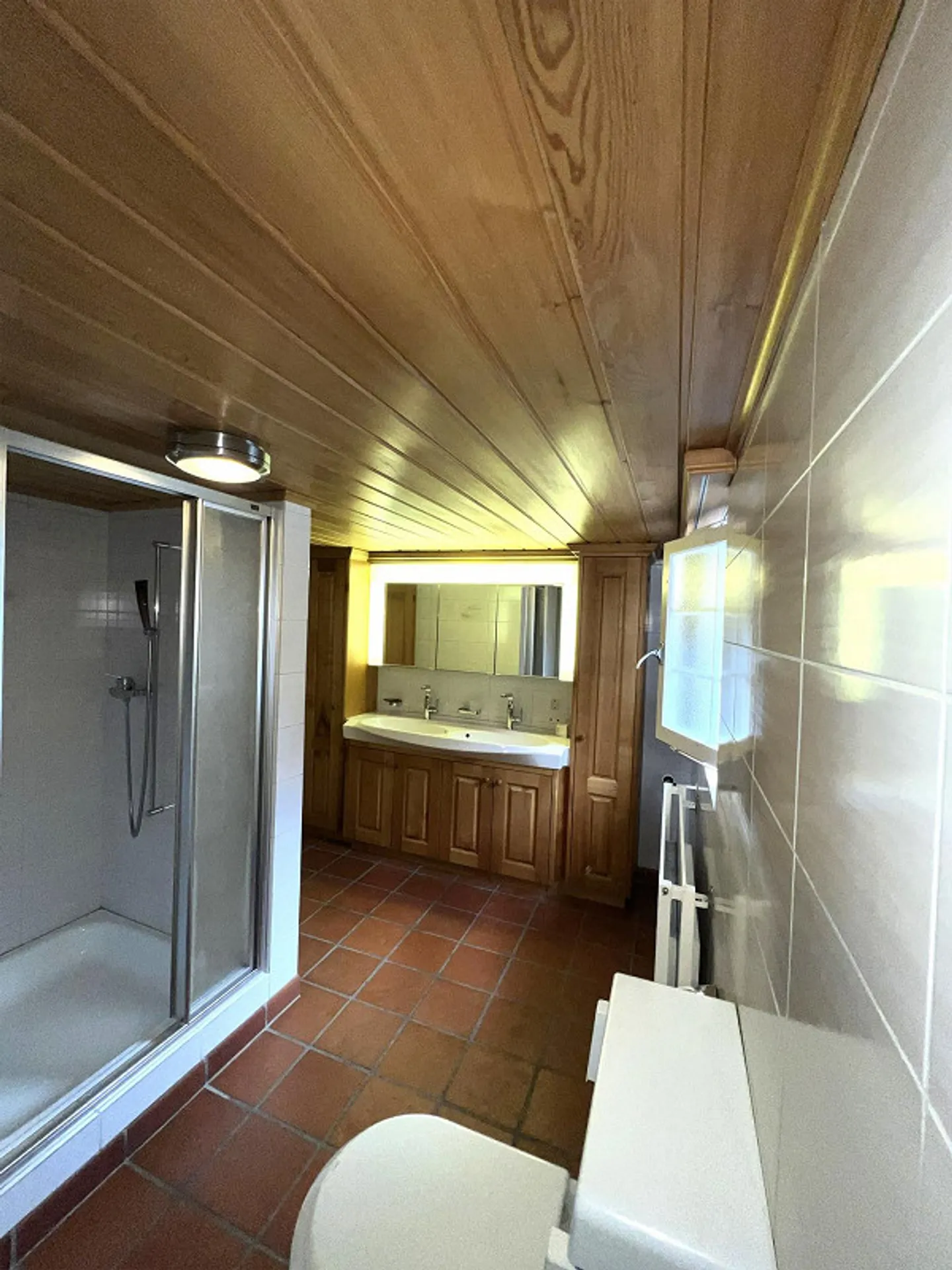 Charming old-style apartment for rent on the ground floor with outdoor seating - Photo 11 of 19