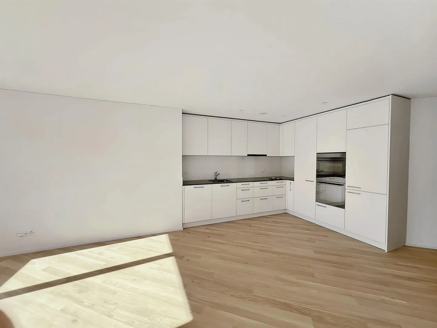 Here you will find space for the whole family. Your new home is waiting! - Photo 4 of 8