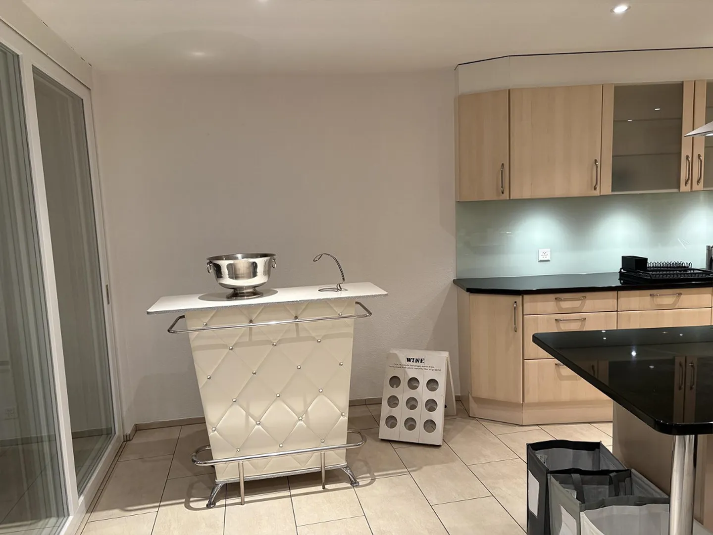 🏡 Appartement meublé de 4,5 pièces à louer à Binningen - Photo 4 sur 13