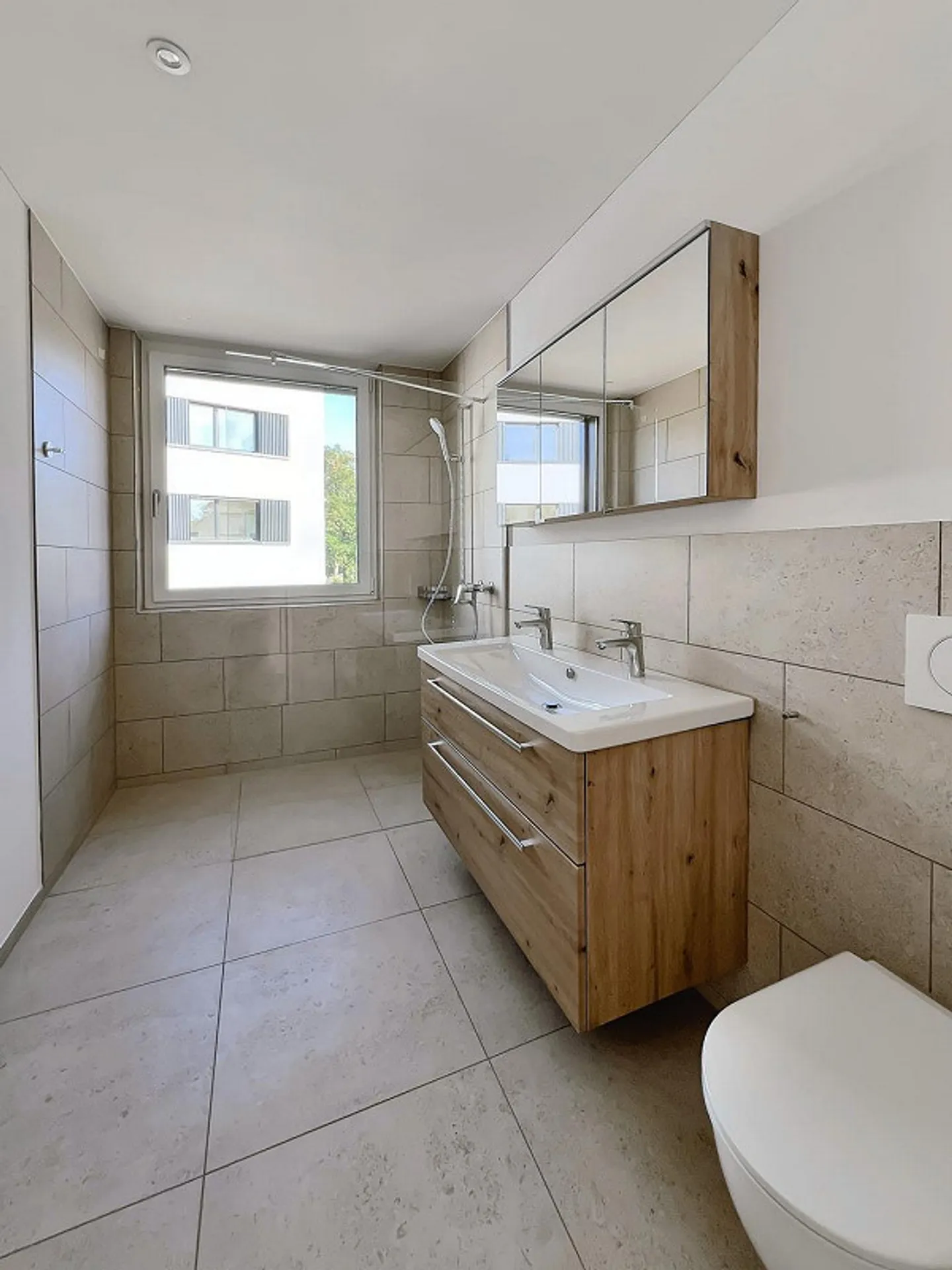 Here you will find space for the whole family. Your new home is waiting! - Photo 6 of 8