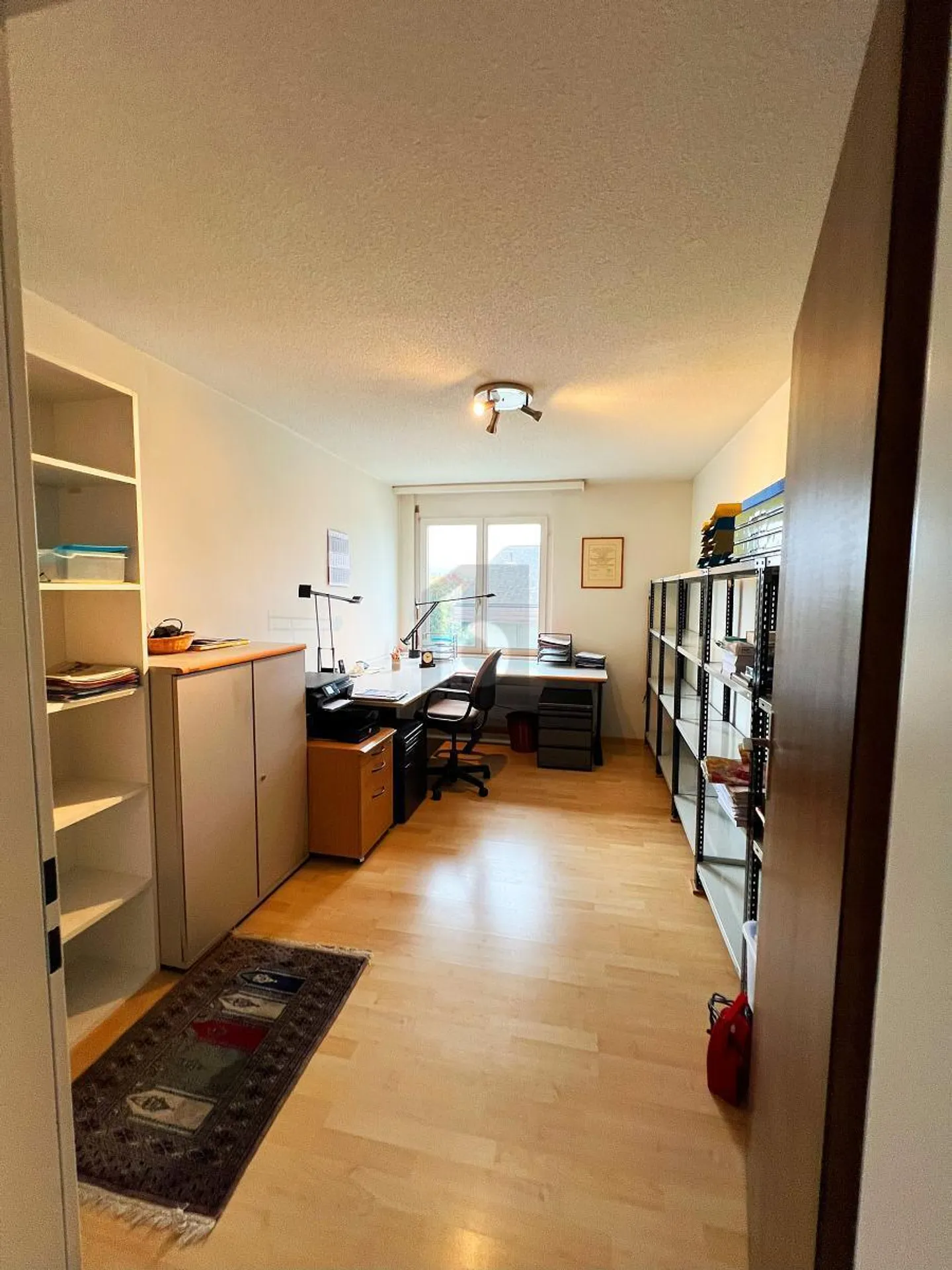 RUHIGE LAGE MIT GEMÜTLICHEM WOHNZIMMER - Foto 2 von 6