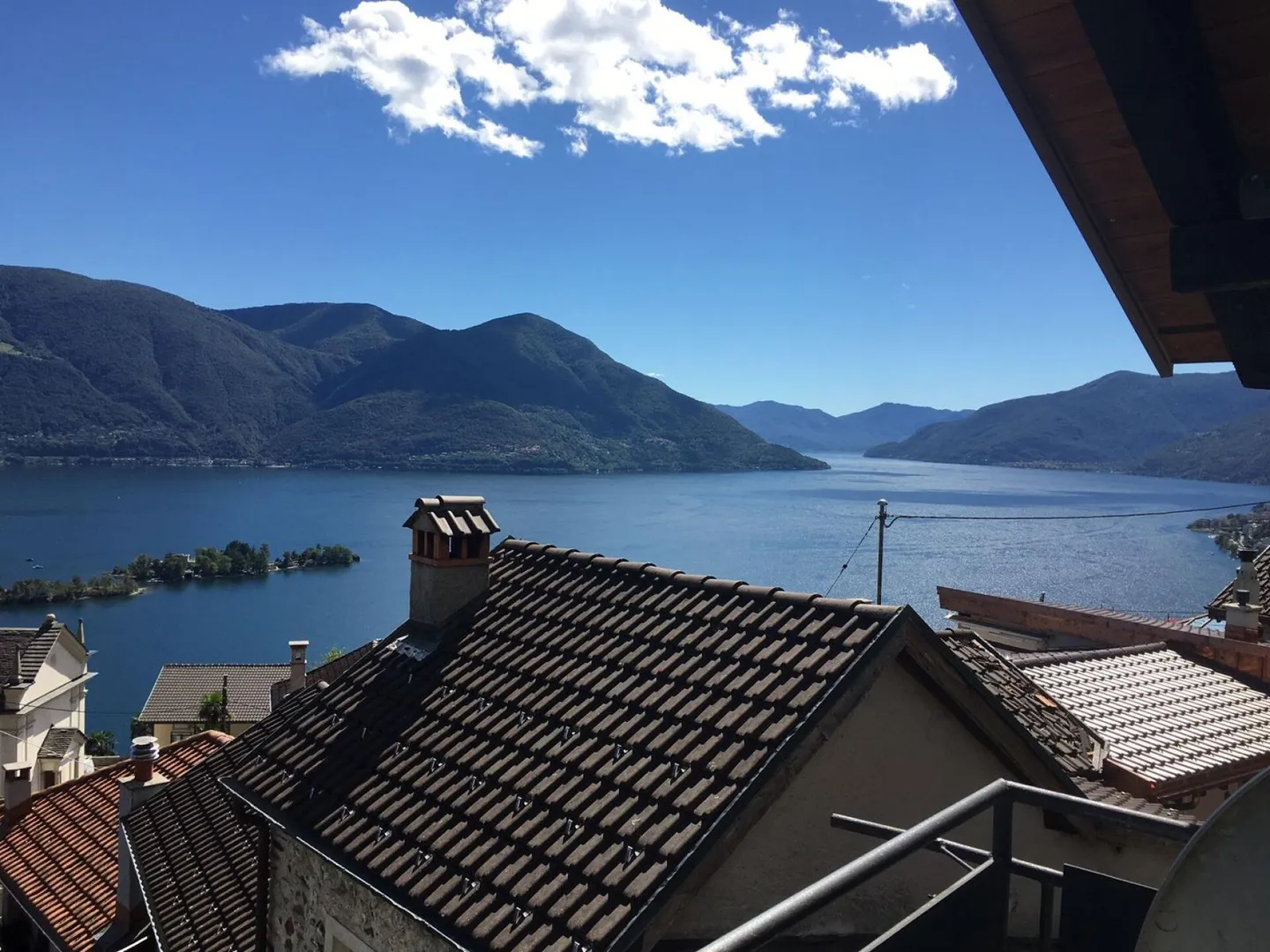 Vue sur le lac Majeur - Appartement de 2 pièces / 2 Zimmerwohnung - Ronco sopra Ascona - Photo 9 sur 10