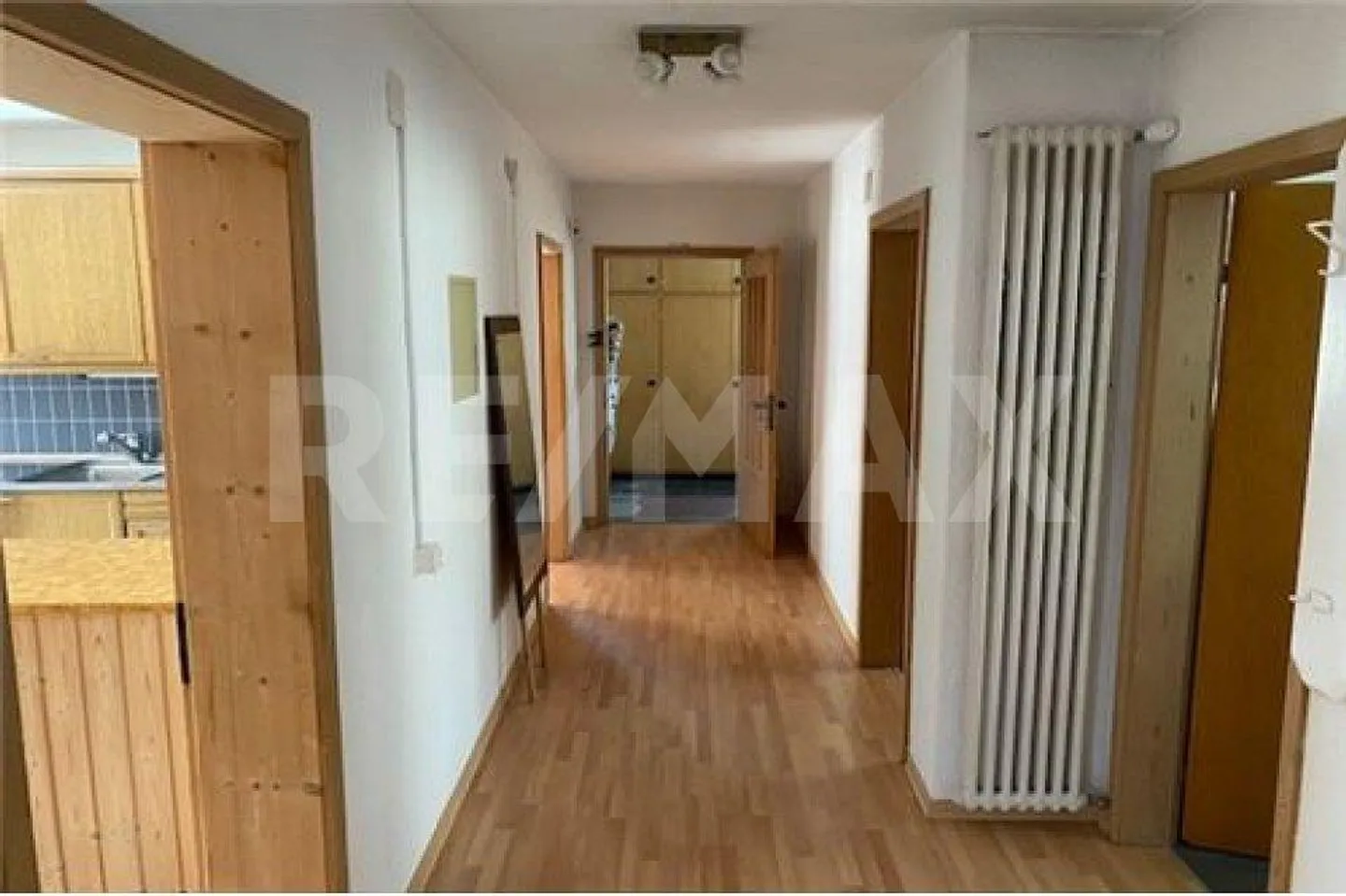 Appartamento 2½ locali sul lato soleggiato di Tavanasa - Foto 12 di 12