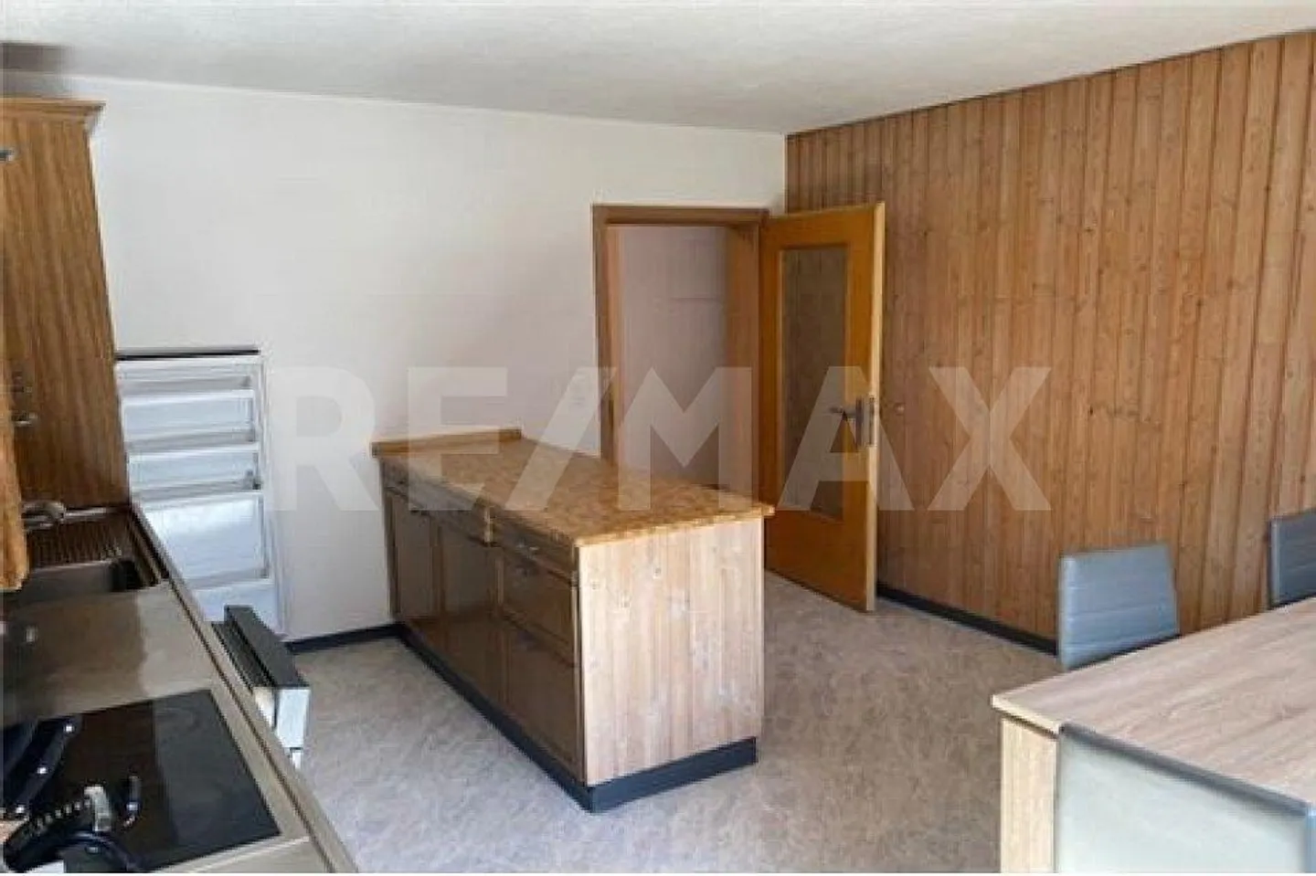 Appartamento 2½ locali sul lato soleggiato di Tavanasa - Foto 3 di 12